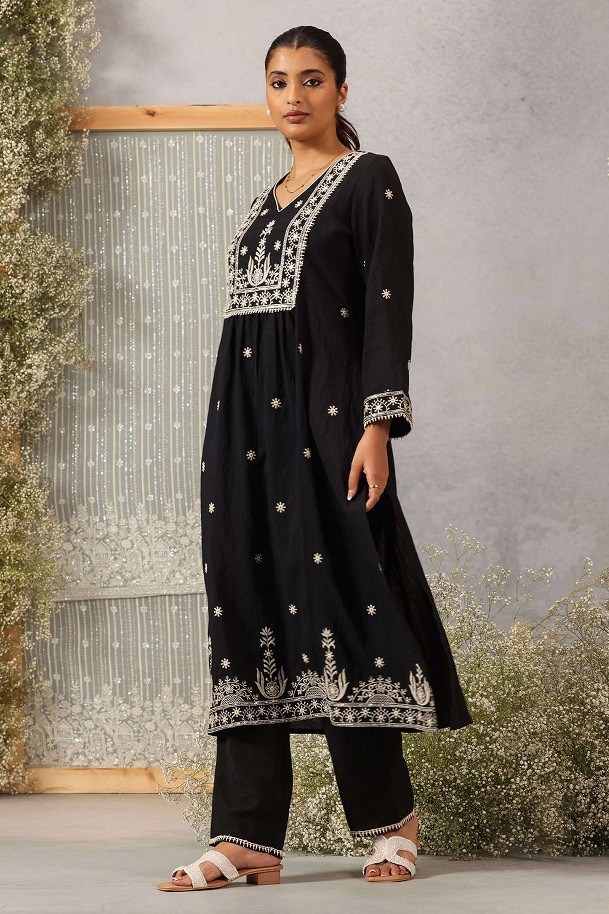 Embroidered-Modal-Chanderi-V-Neck-Women-s-Festive-Wear-Kurta