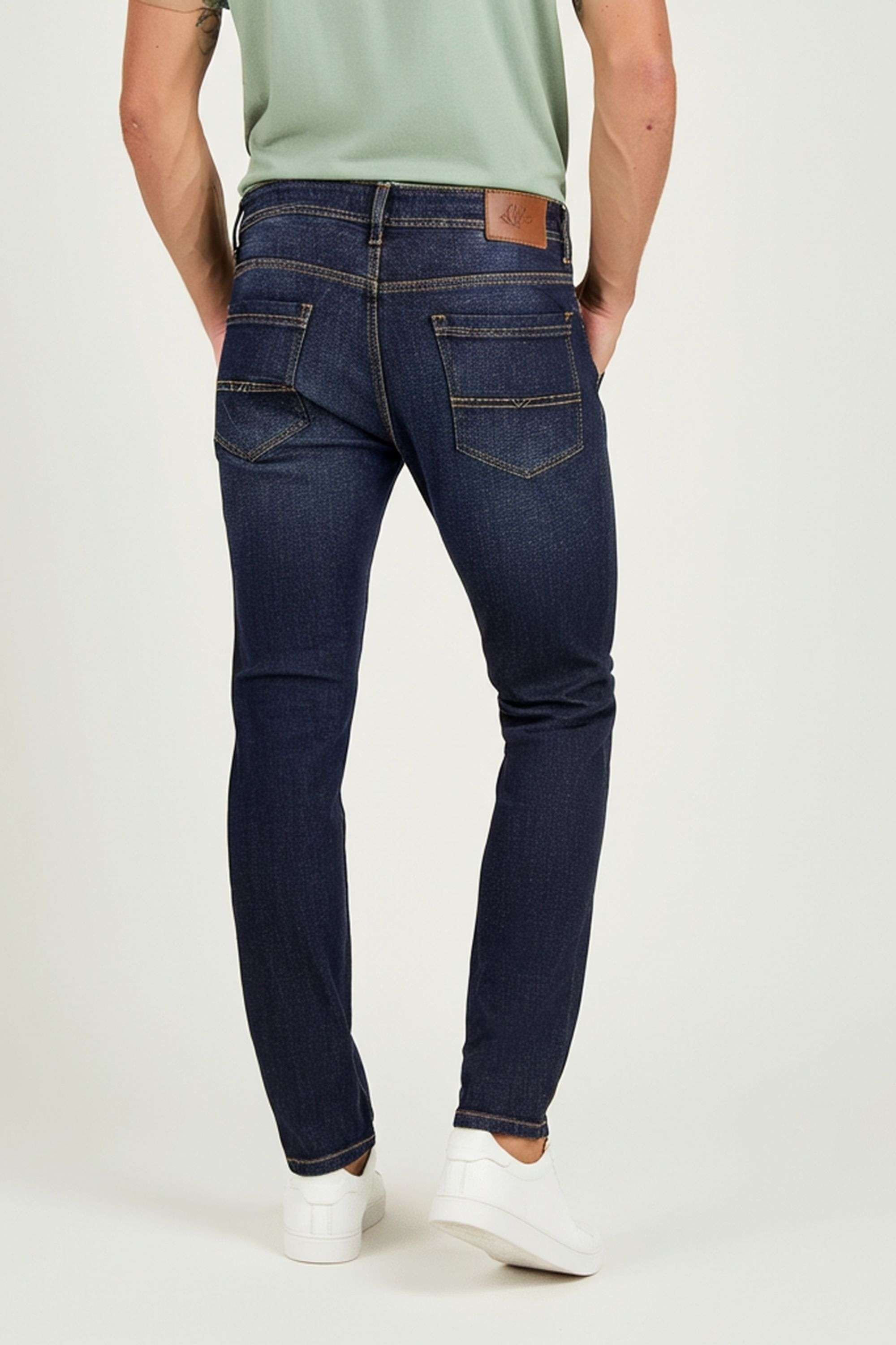 Solid-Blended-Fabric-Regular-Fit-Men-s-Jeans