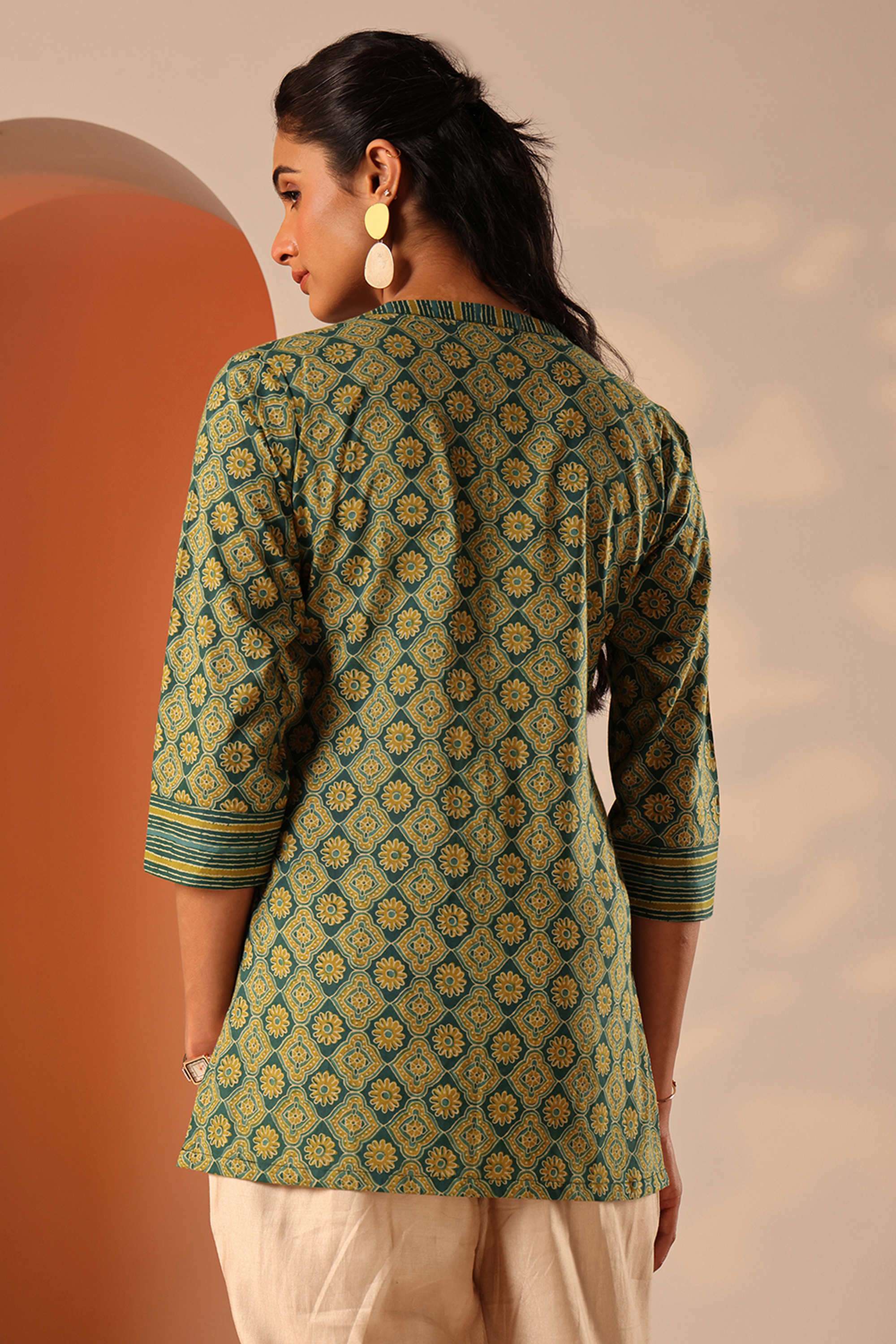 Traditional-Cotton-Collared-Women-s-Kurti