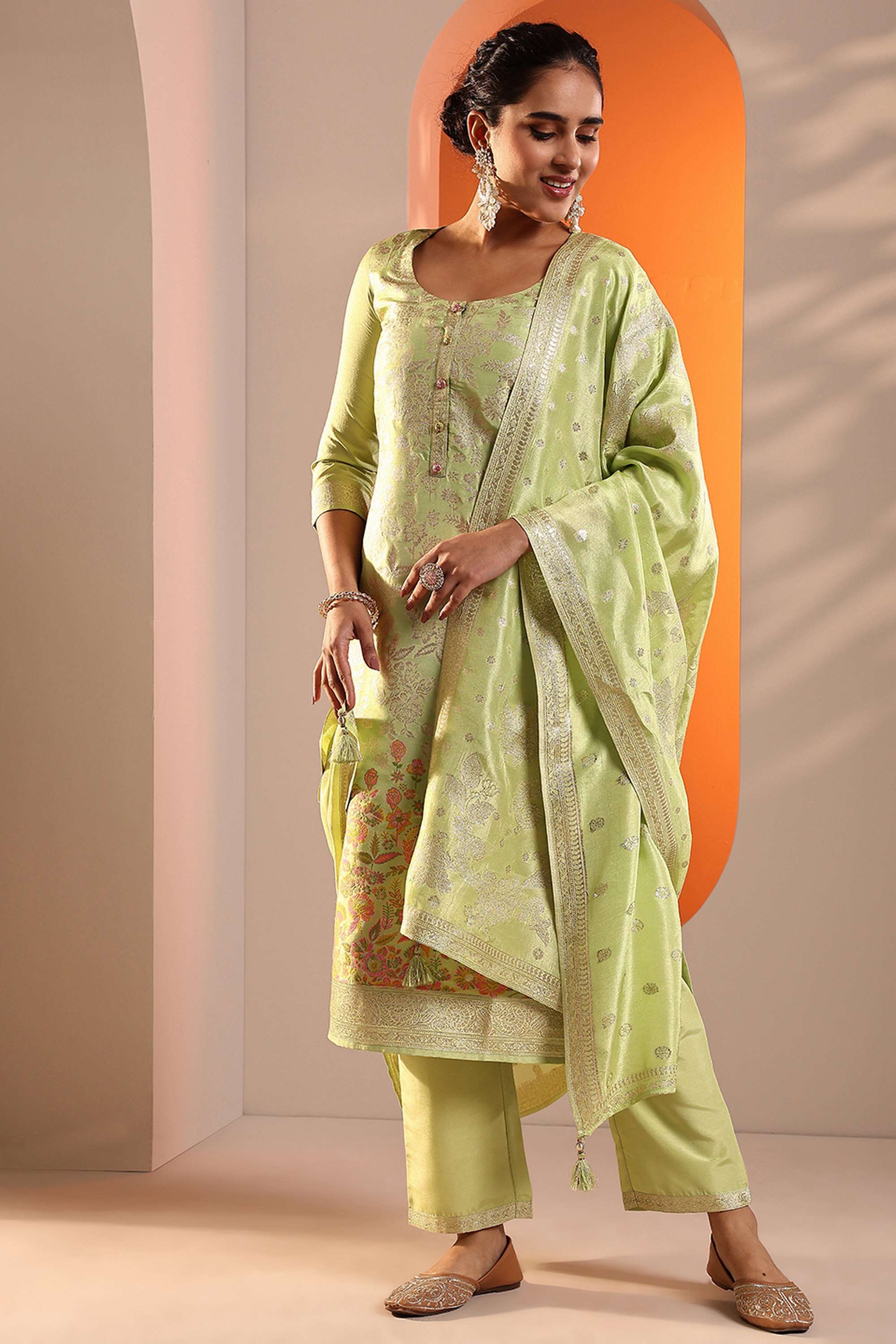 Floral-Round-Neck-Silk-Women-Kurta-Set