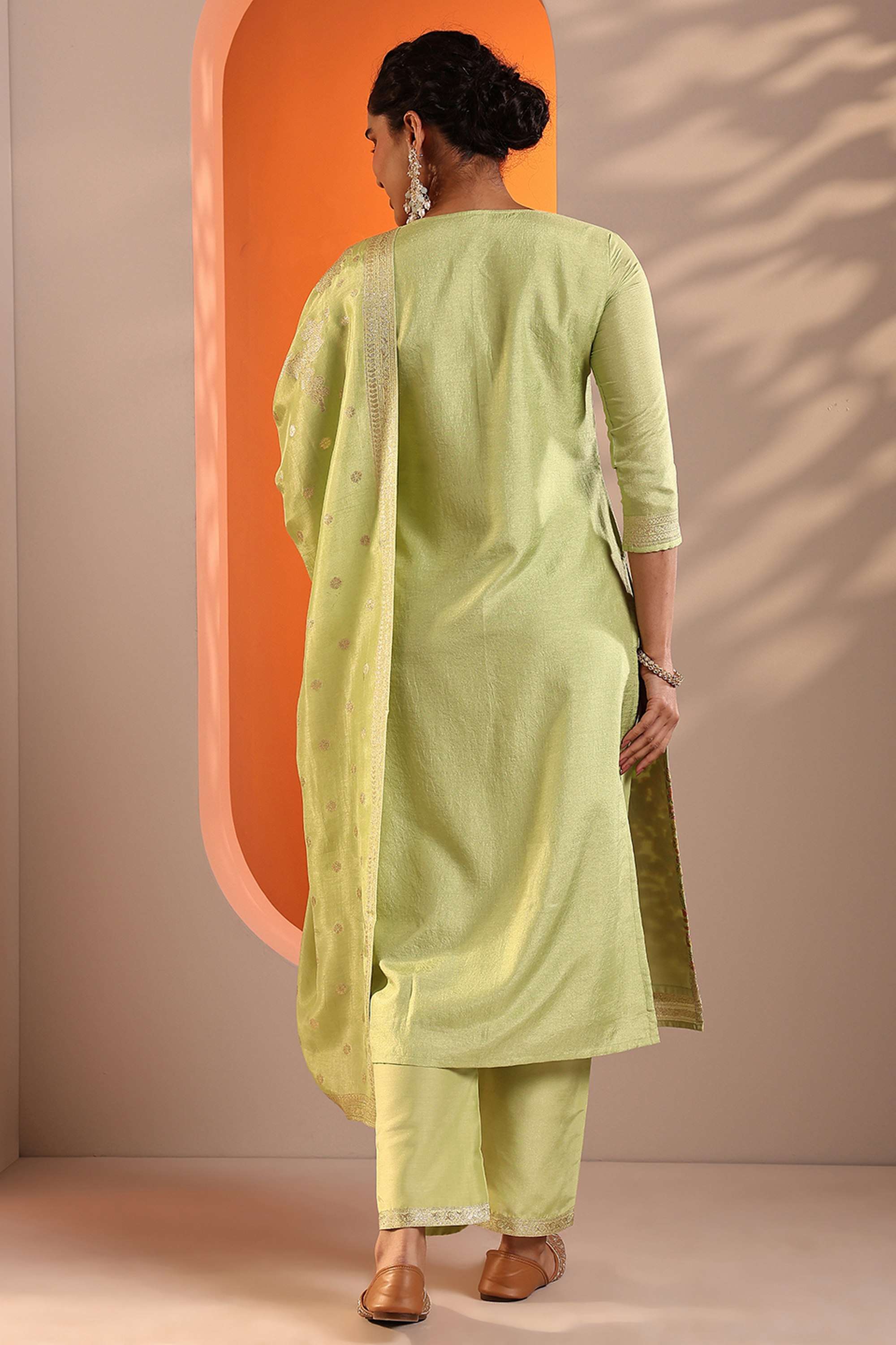 Floral-Round-Neck-Silk-Women-Kurta-Set