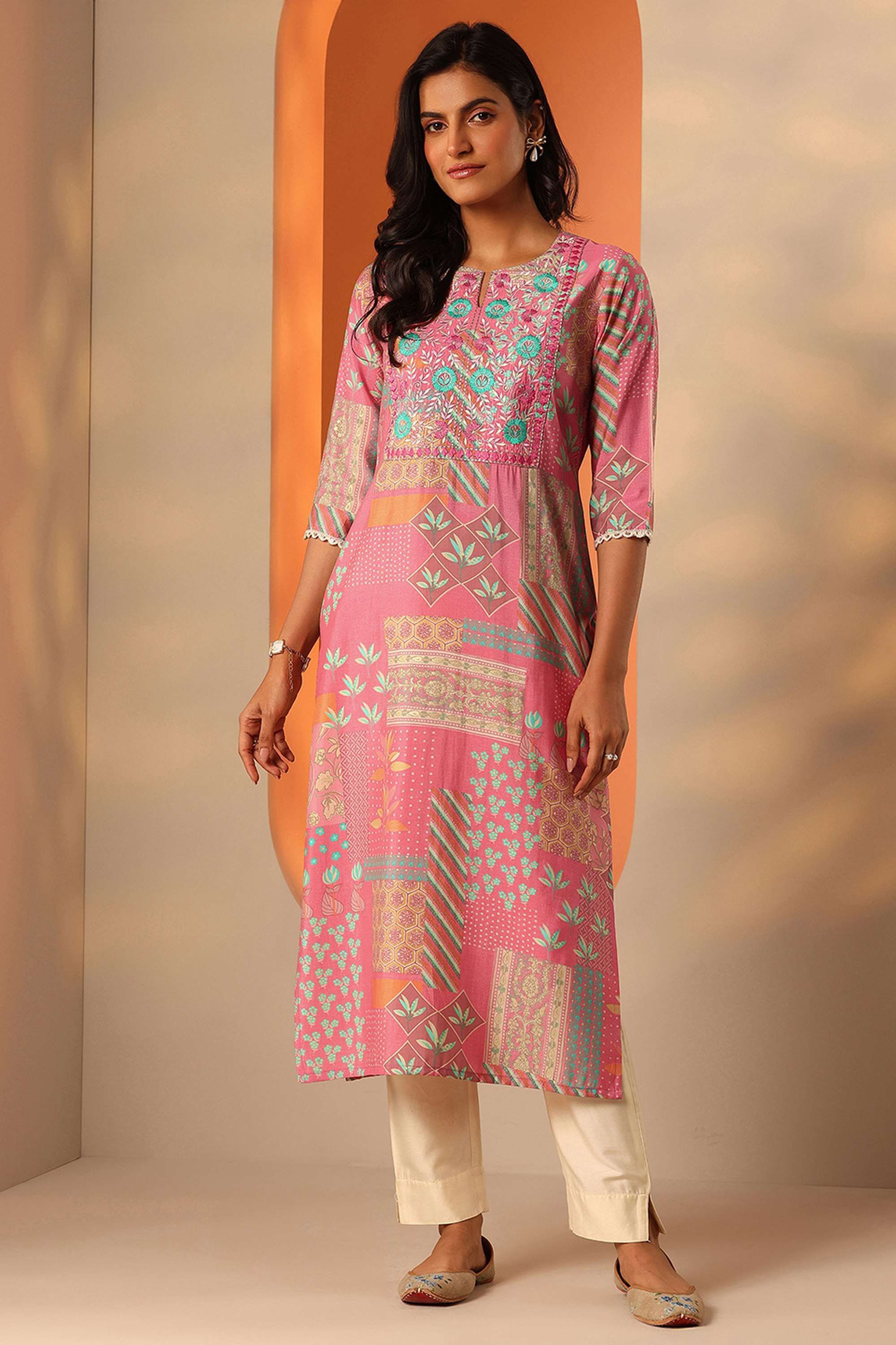 Printed-Silk-Regular-Fit-Round-Neck-Women-s-Casual-Wear-Kurti