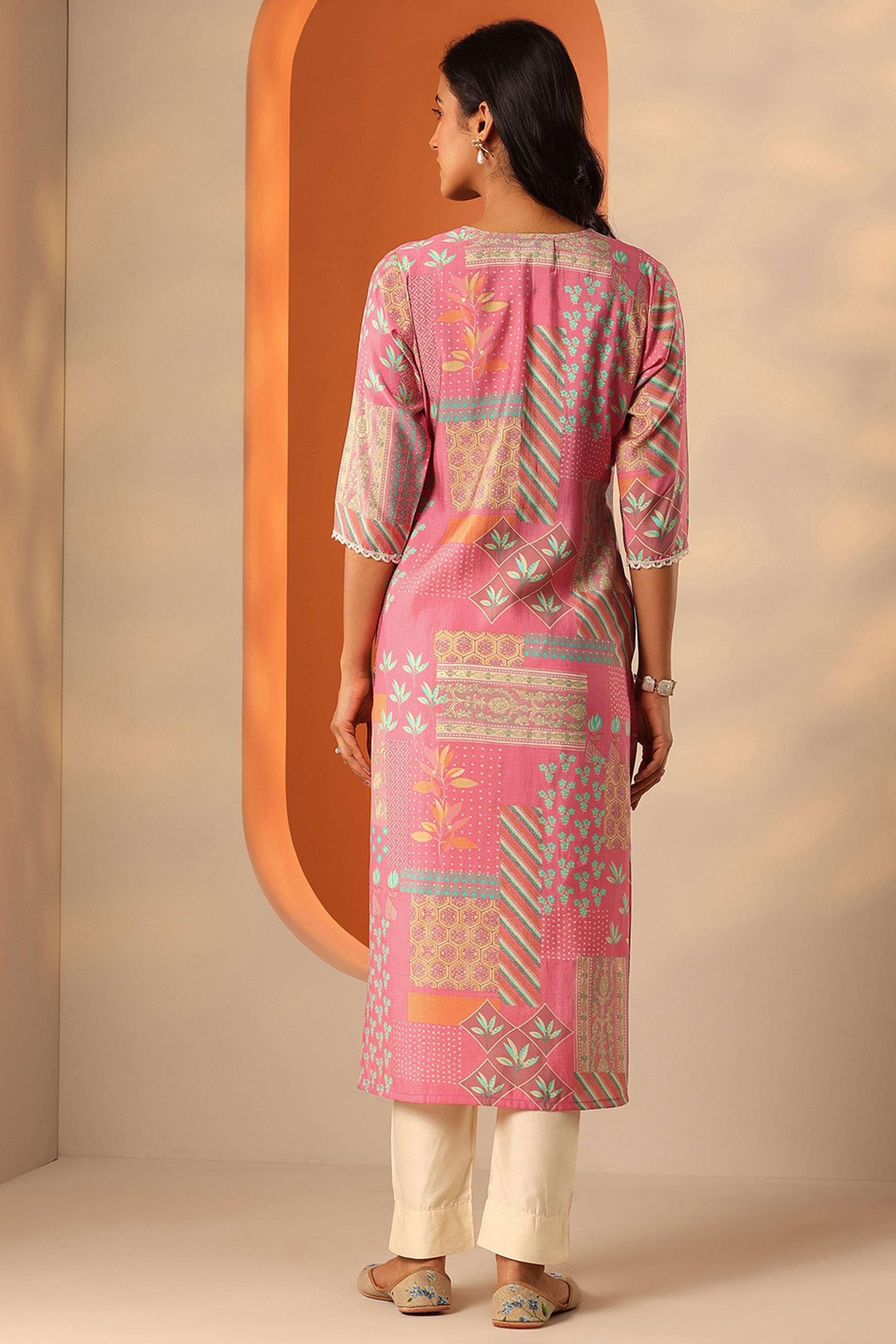 Printed-Silk-Regular-Fit-Round-Neck-Women-s-Casual-Wear-Kurti