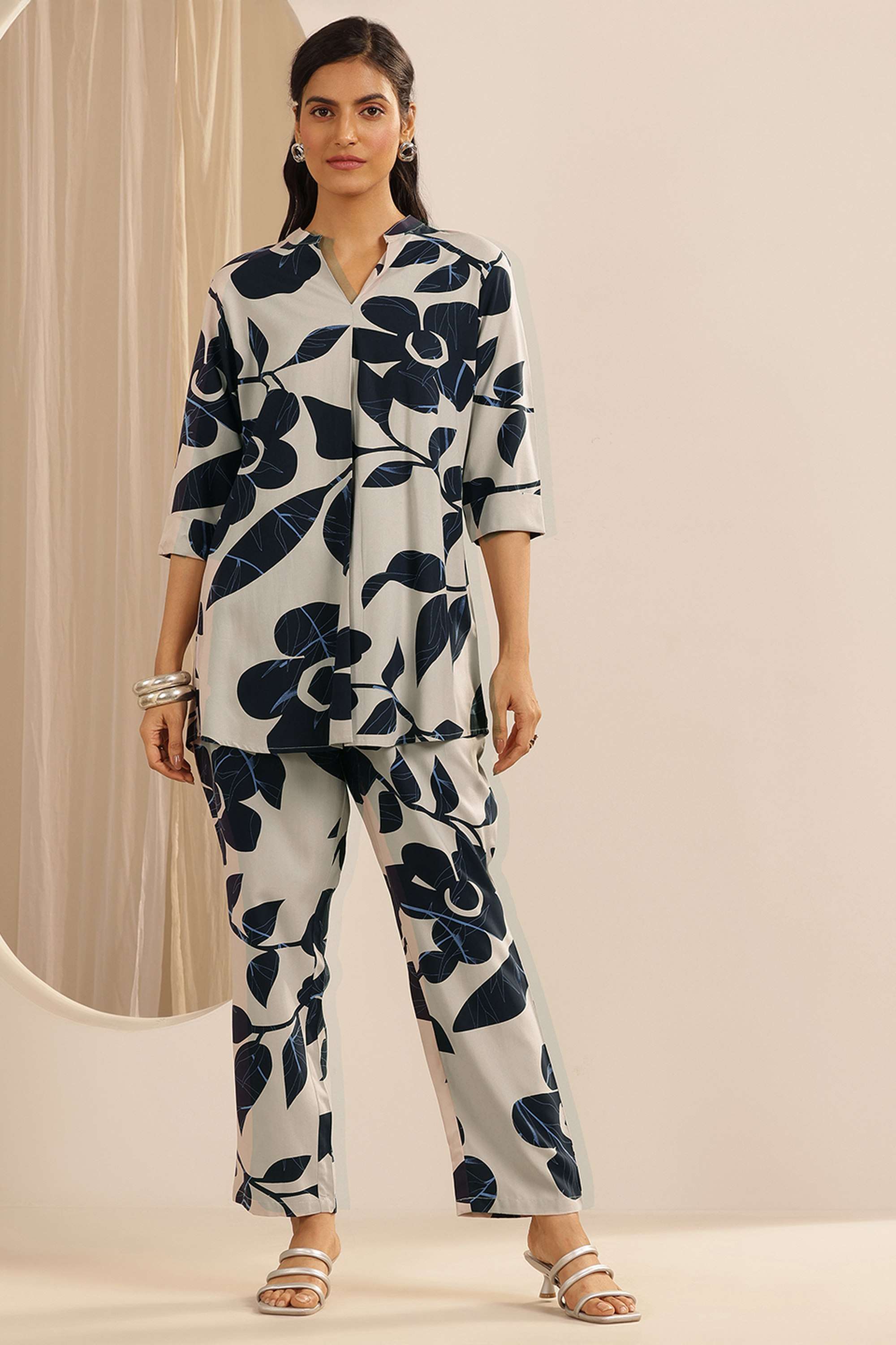 Floral-V-Neck-Rayon-Women-Co-Ord-Set