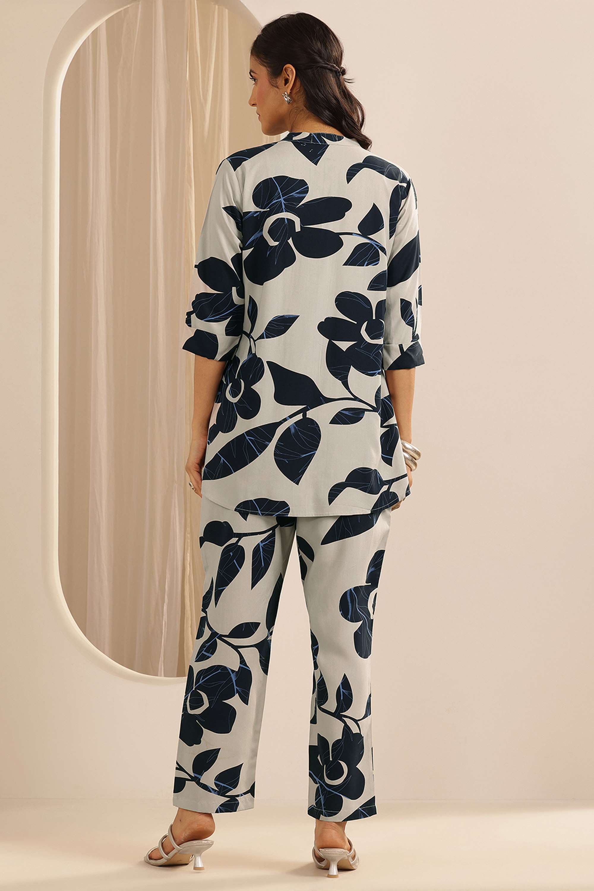 Floral-V-Neck-Rayon-Women-Co-Ord-Set