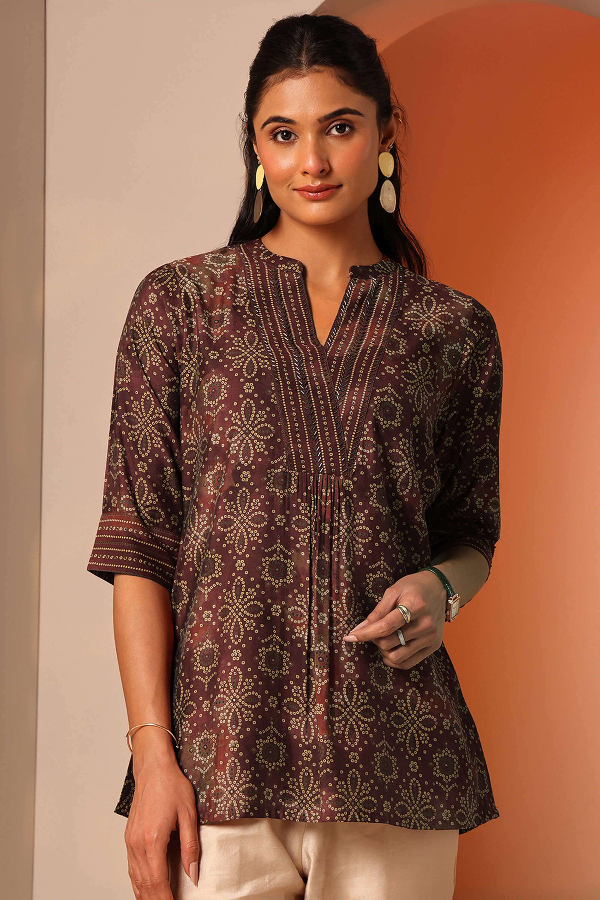 Bandhani-Blended-Fabric-Collared-Women-s-Kurti