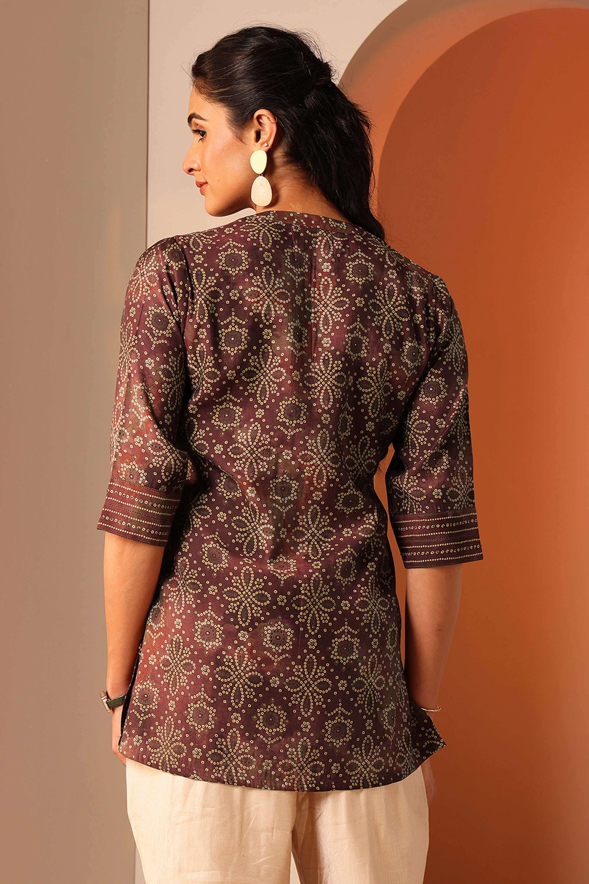 Bandhani-Blended-Fabric-Collared-Women-s-Kurti