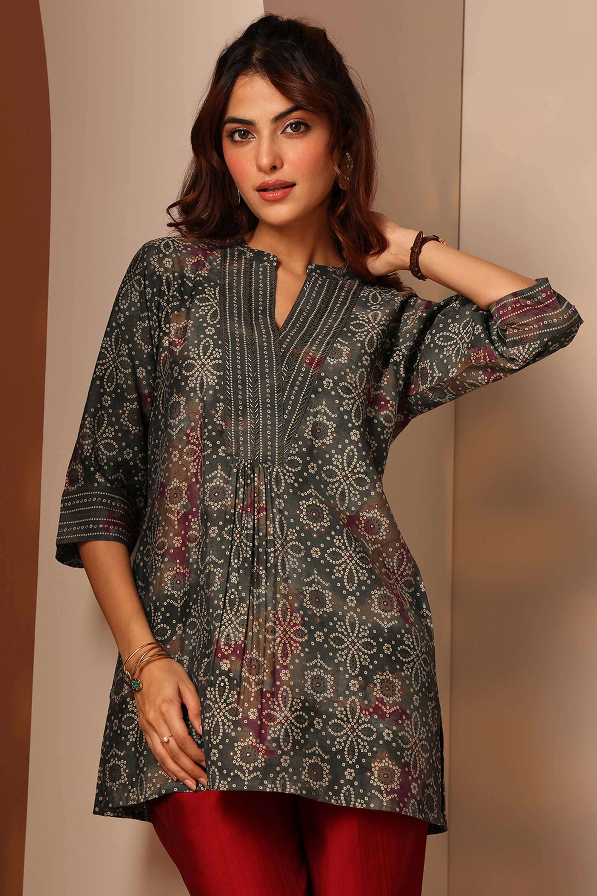 Bandhani-Blended-Fabric-Collared-Women-s-Kurti