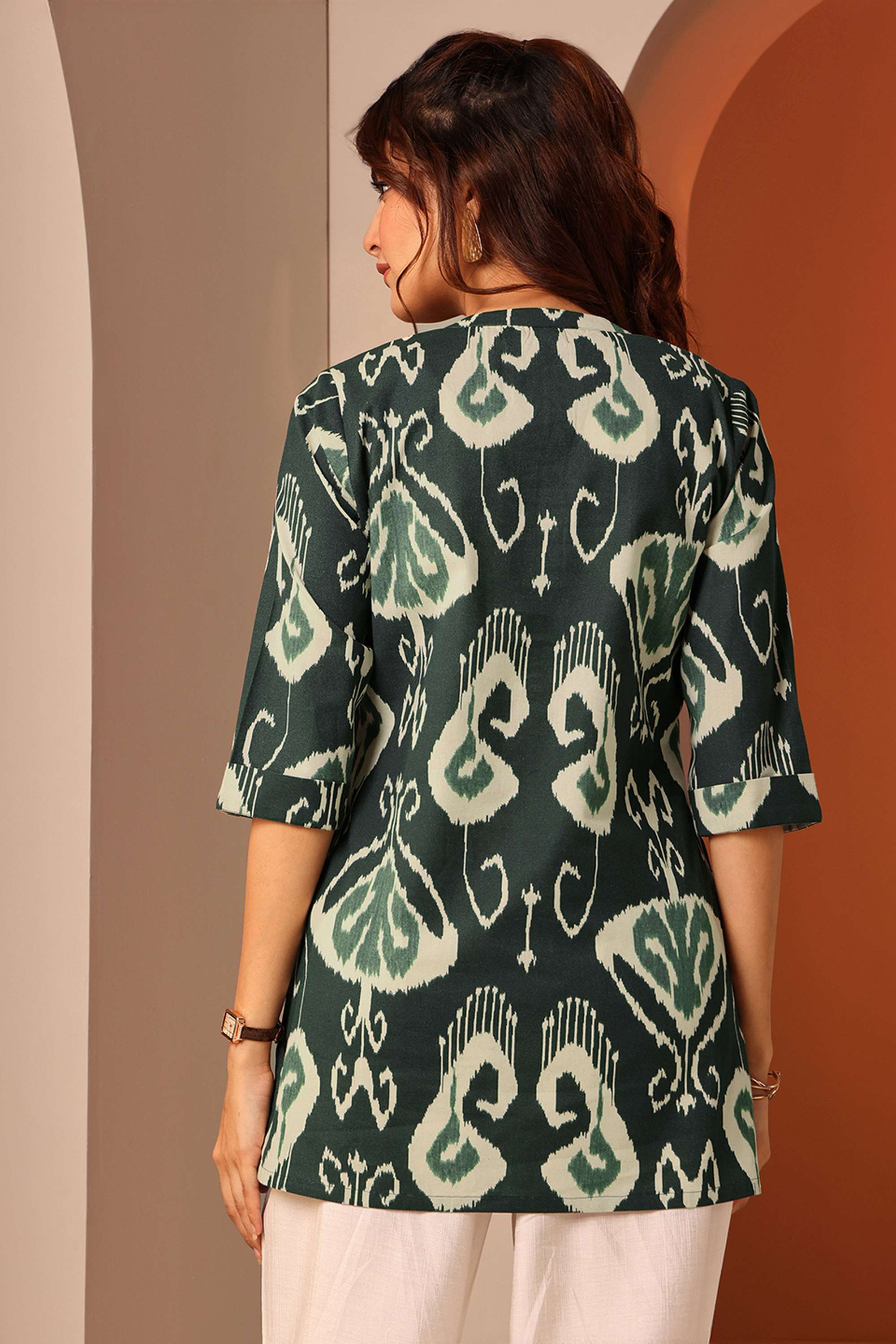 Abstract-Cotton-Round-Neck-Women-Casual-wear-Kurti