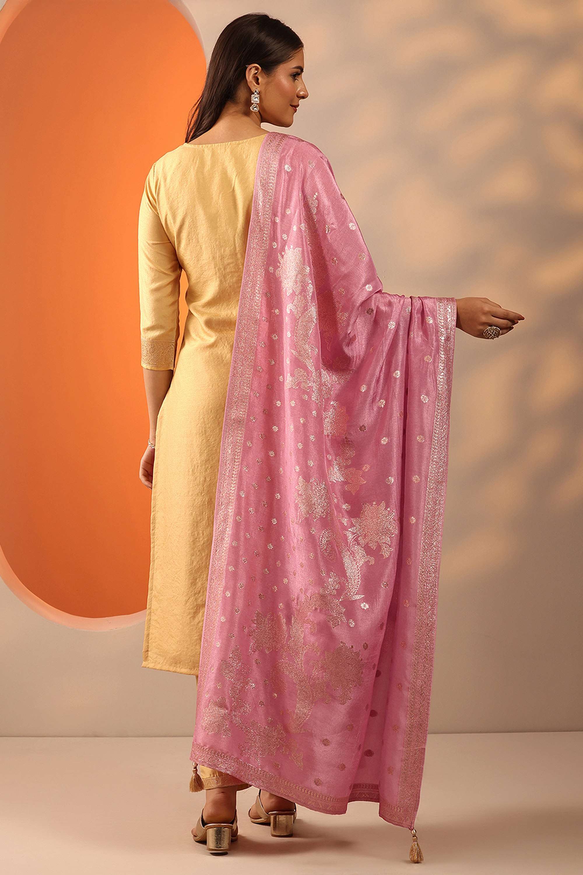 Textured-Blended-Fabric-V-Neck-Women-s-Festive-Wear-Kurta-Set