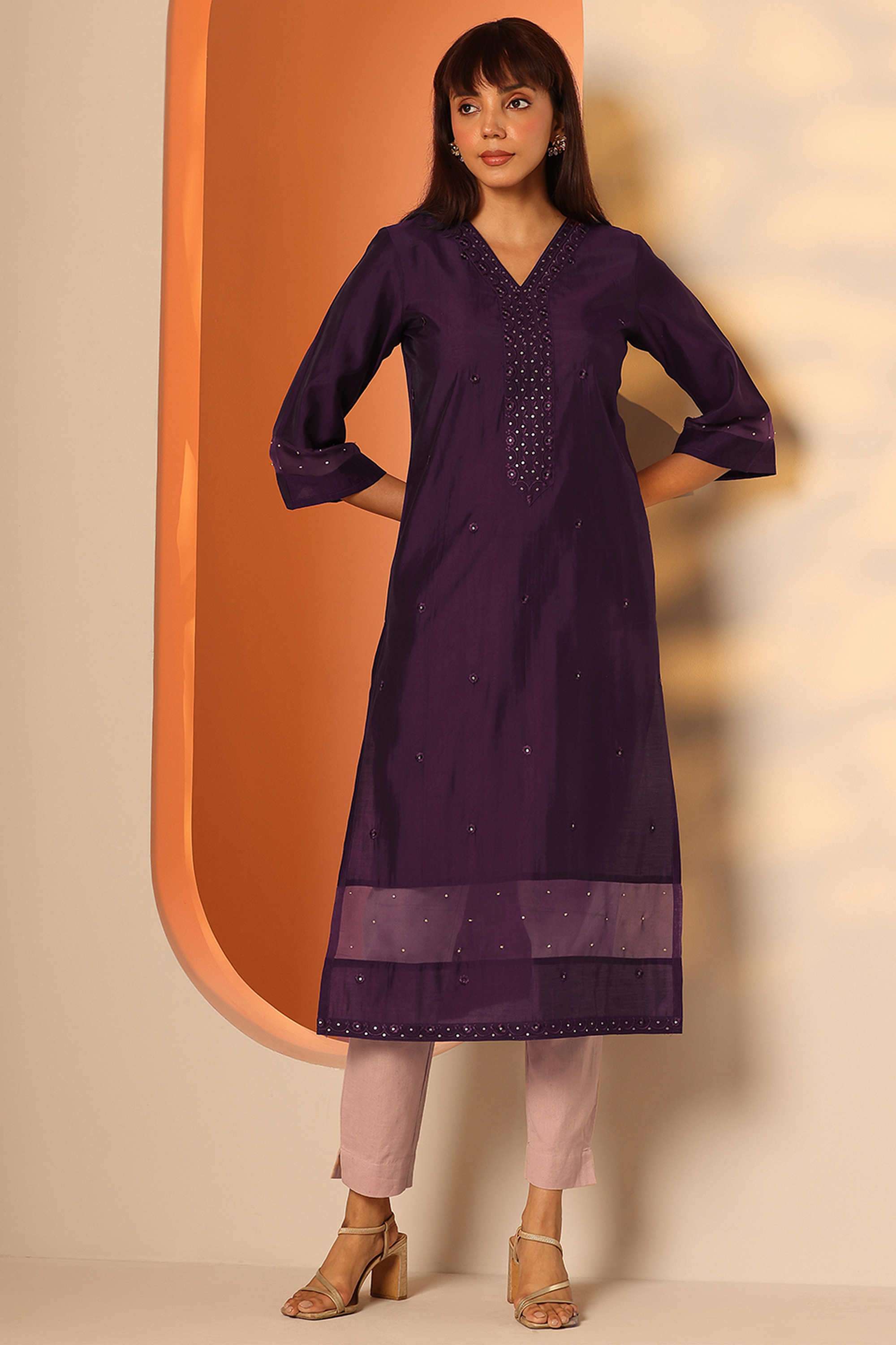 Floral-Blended-Fabric-V-Neck-Women-s-Kurta