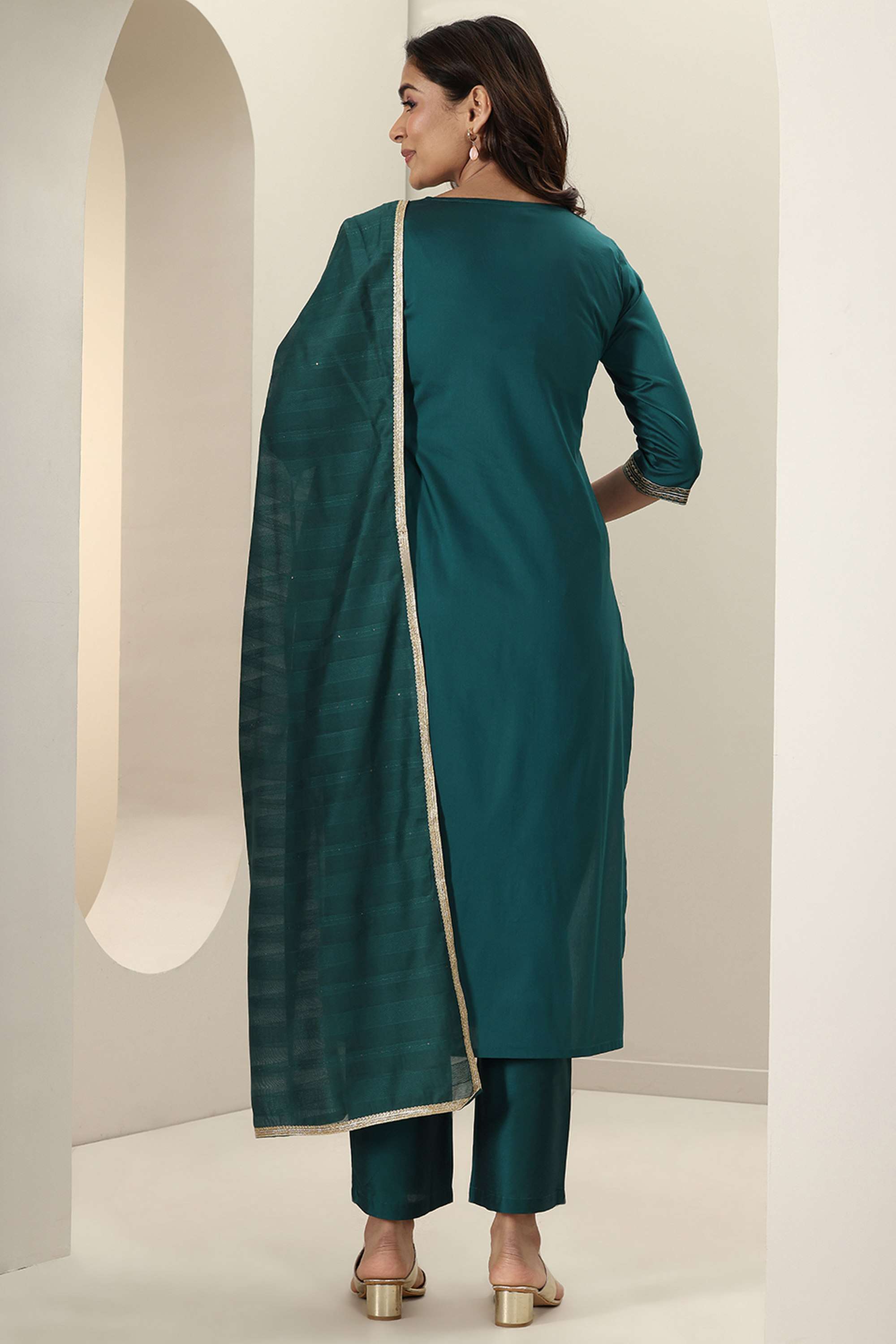 Embellished-Scoop-Neck-Silk-Women-Kurta-Set