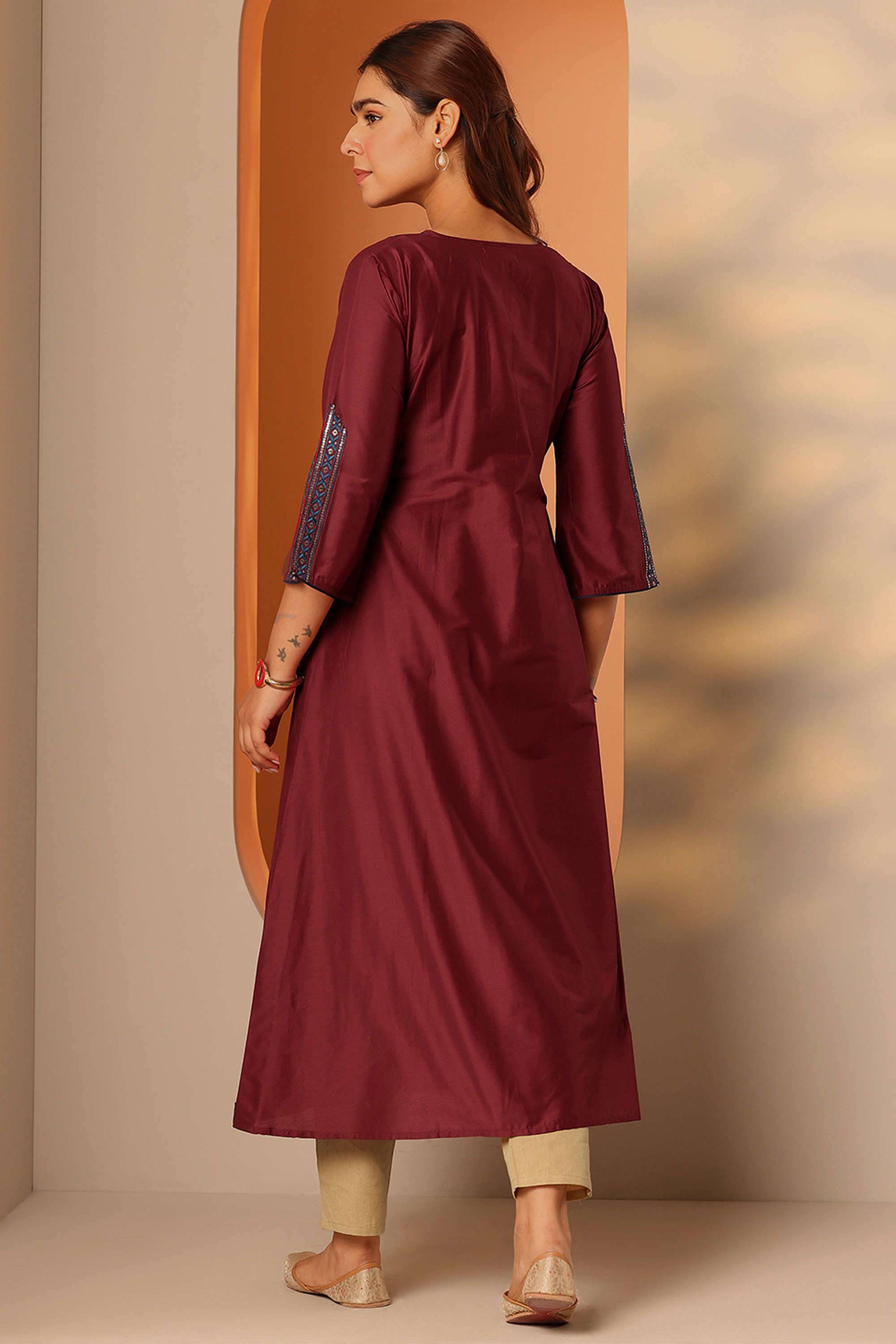 Traditional-Blended-Fabric-V-Neck-Women-s-Kurta