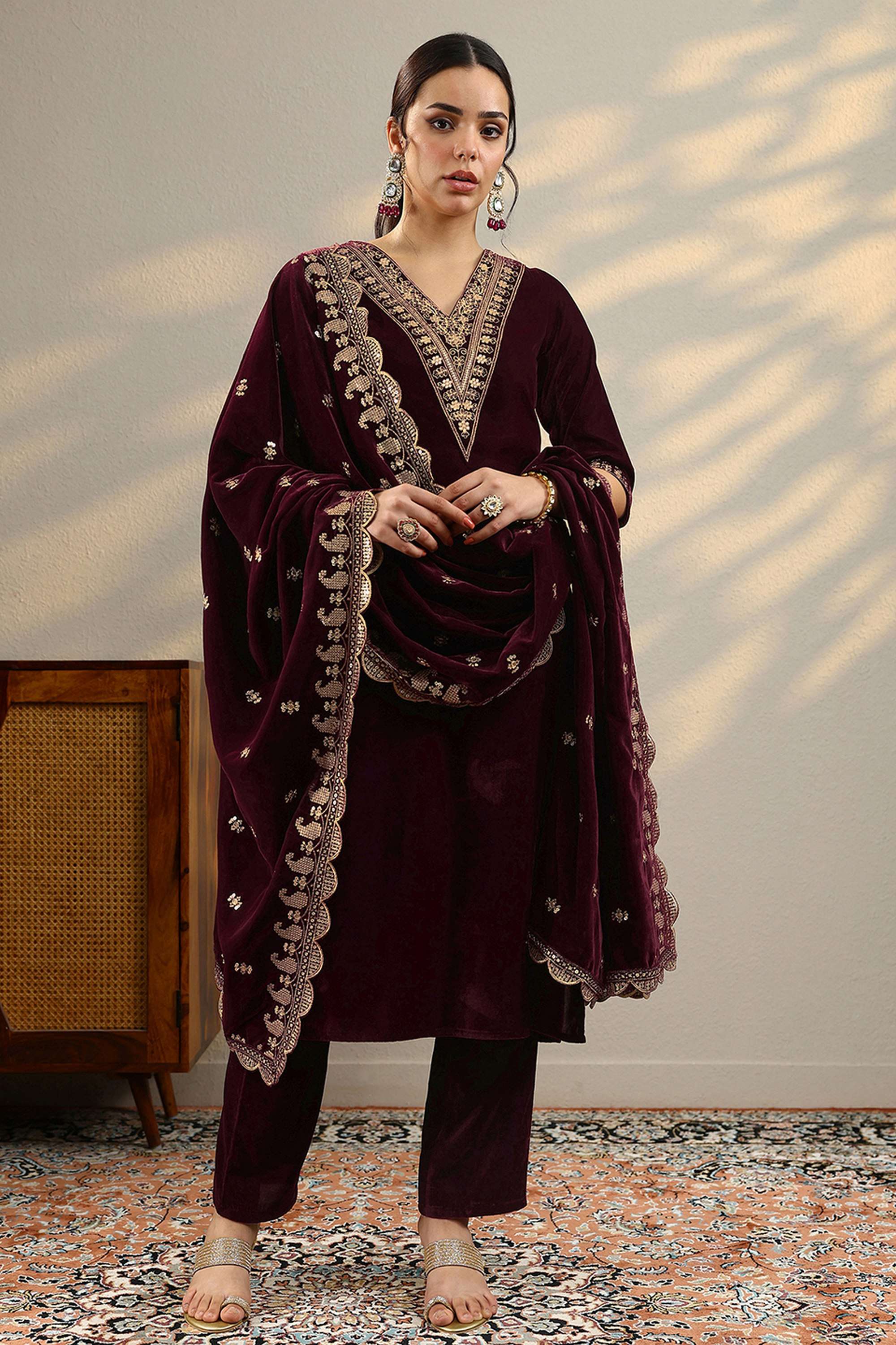 Velvet-Straight-Fit-Women-s-Kurta-Set