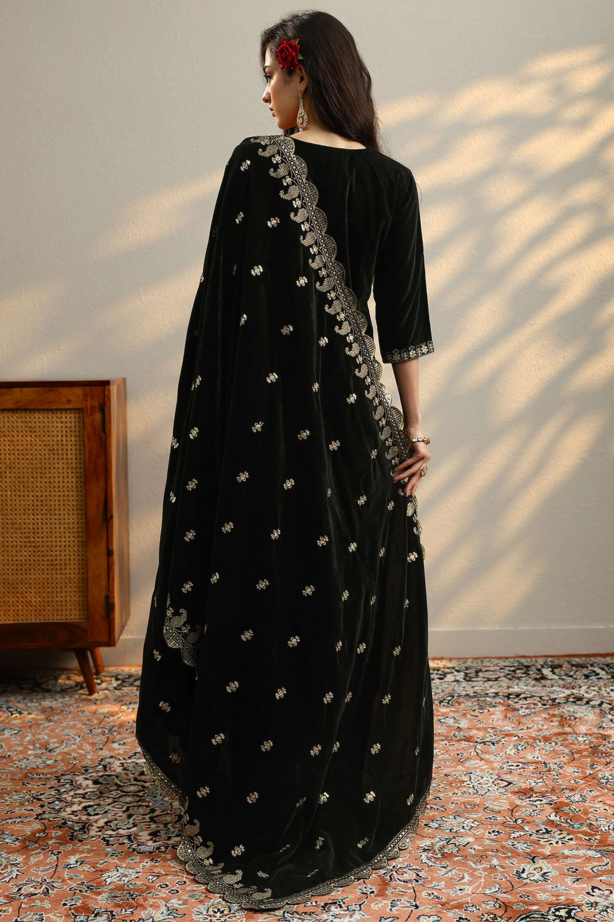 Velvet-Straight-Fit-Women-s-Kurta-Set