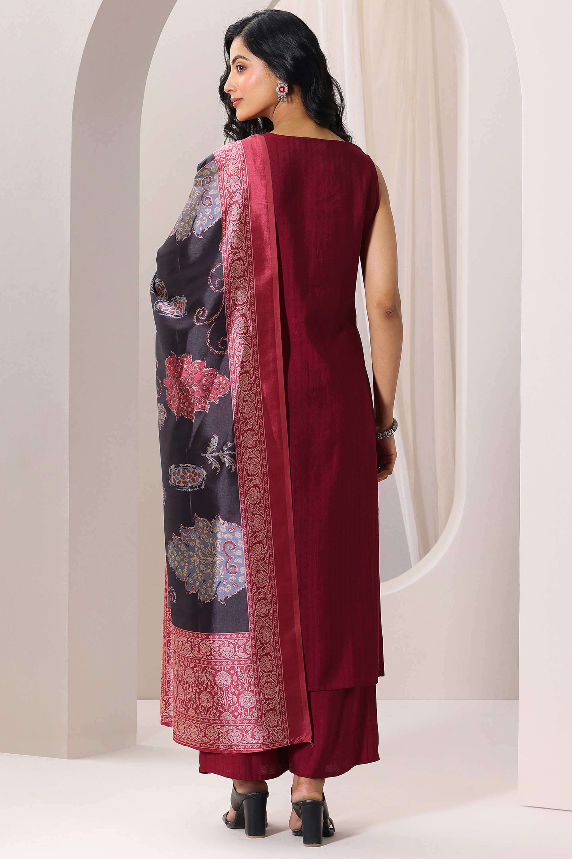 Floral-Blended-Fabric-Straight-Fit-Women-s-Kurta-Set