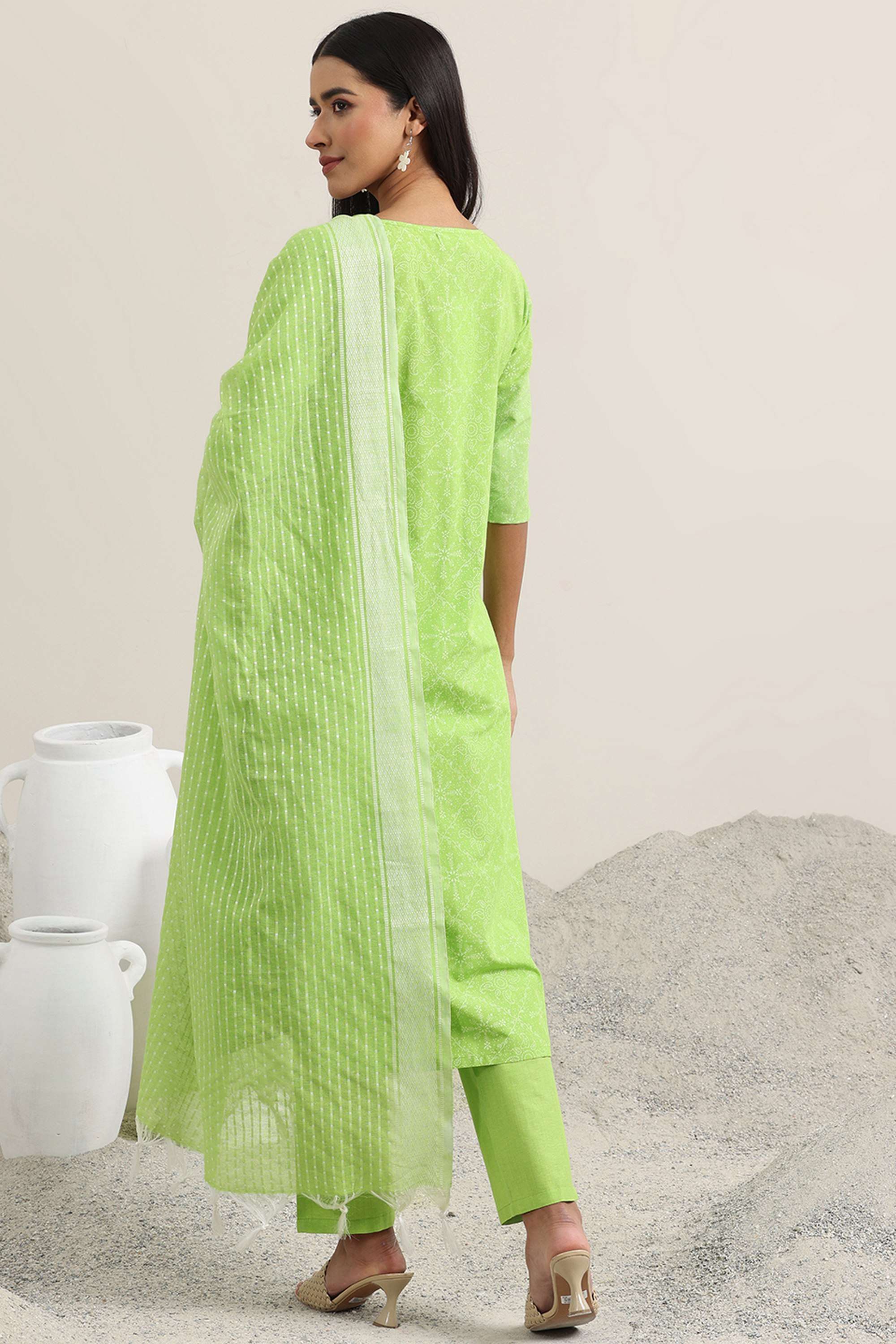 Printed-Cotton-Regular-Fit-V-Neck-Women-s-Casual-Wear-Kurta-Set
