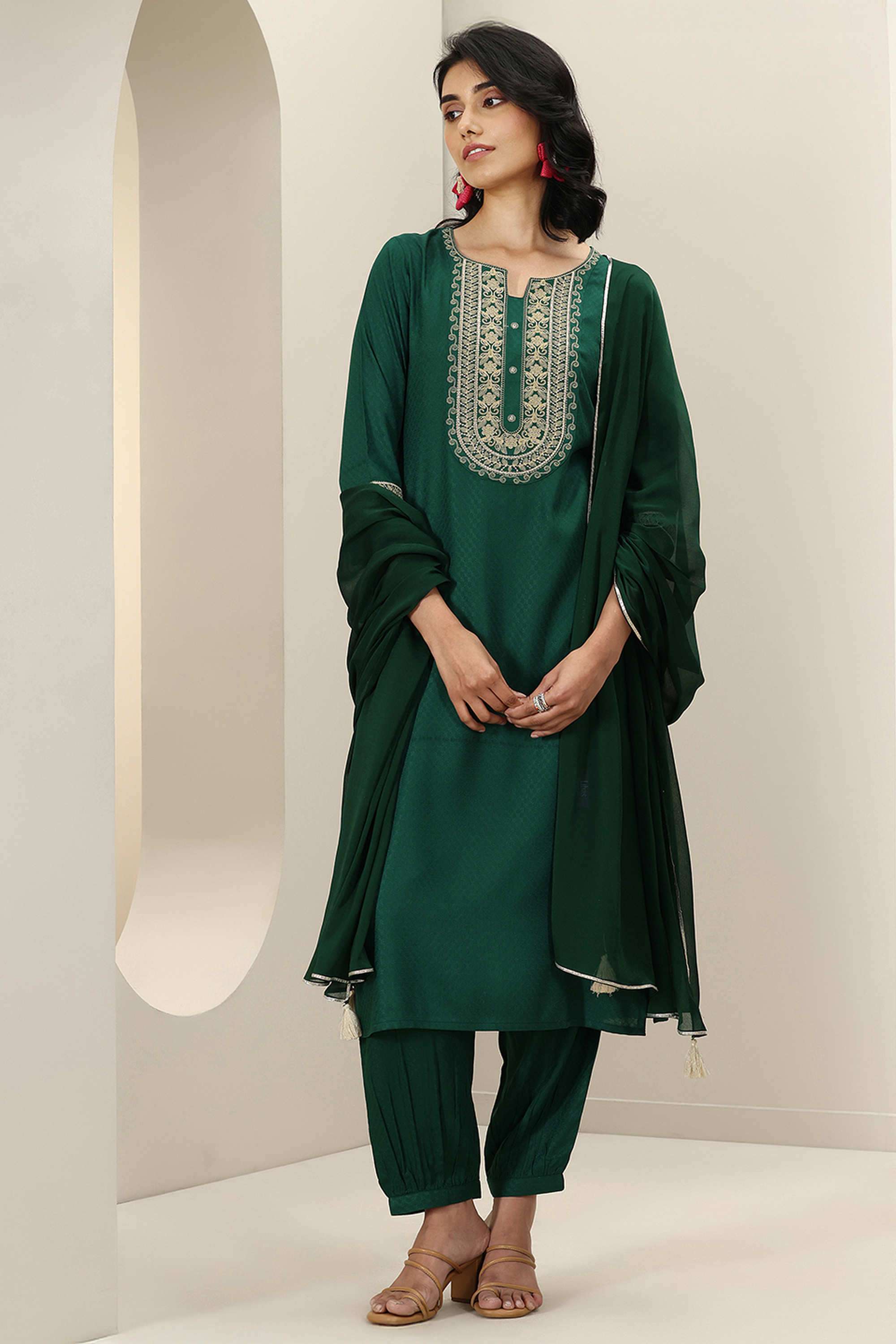 Embroidered-Calf-Length-Viscose-Woven-Women-s-Kurta-Set