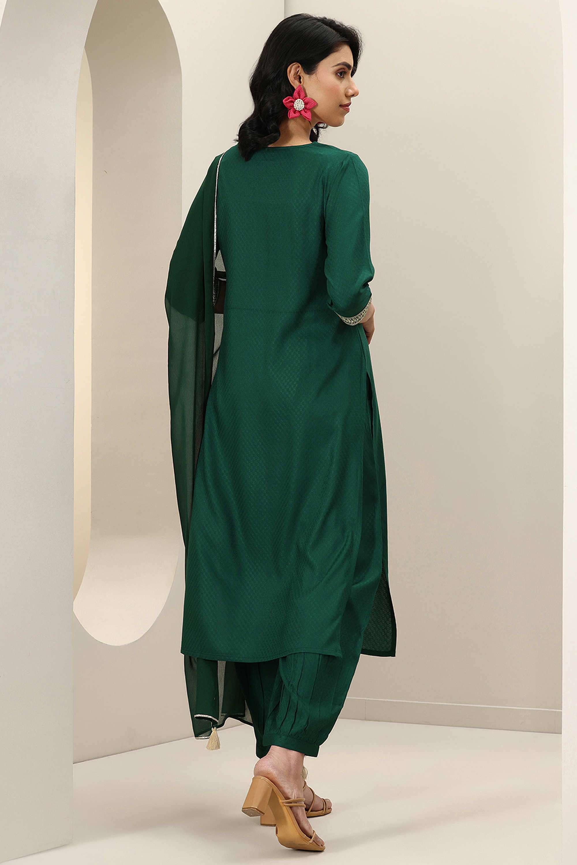 Embroidered-Calf-Length-Viscose-Woven-Women-s-Kurta-Set