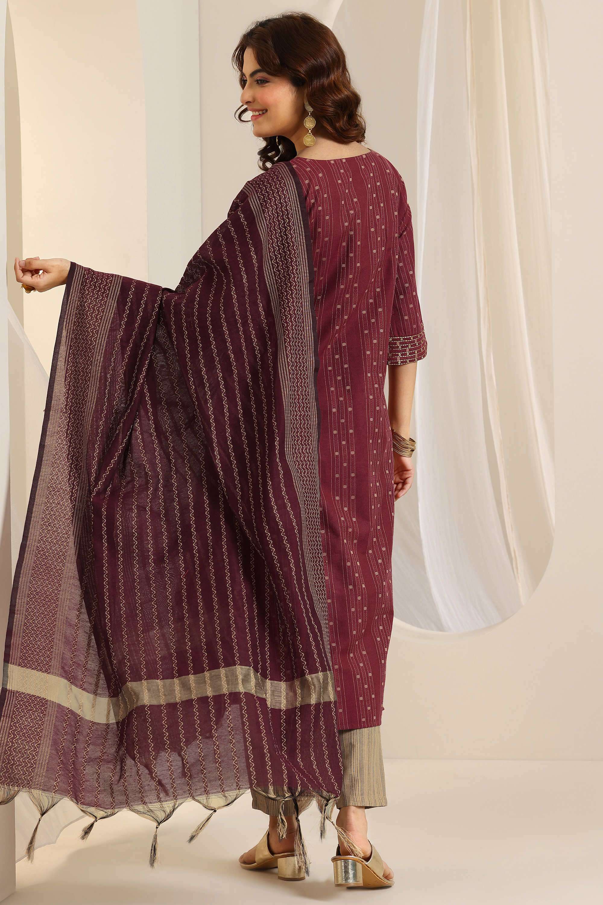 Floral-cotton-blend-Straight-Fit-Women-s-Kurta-Set