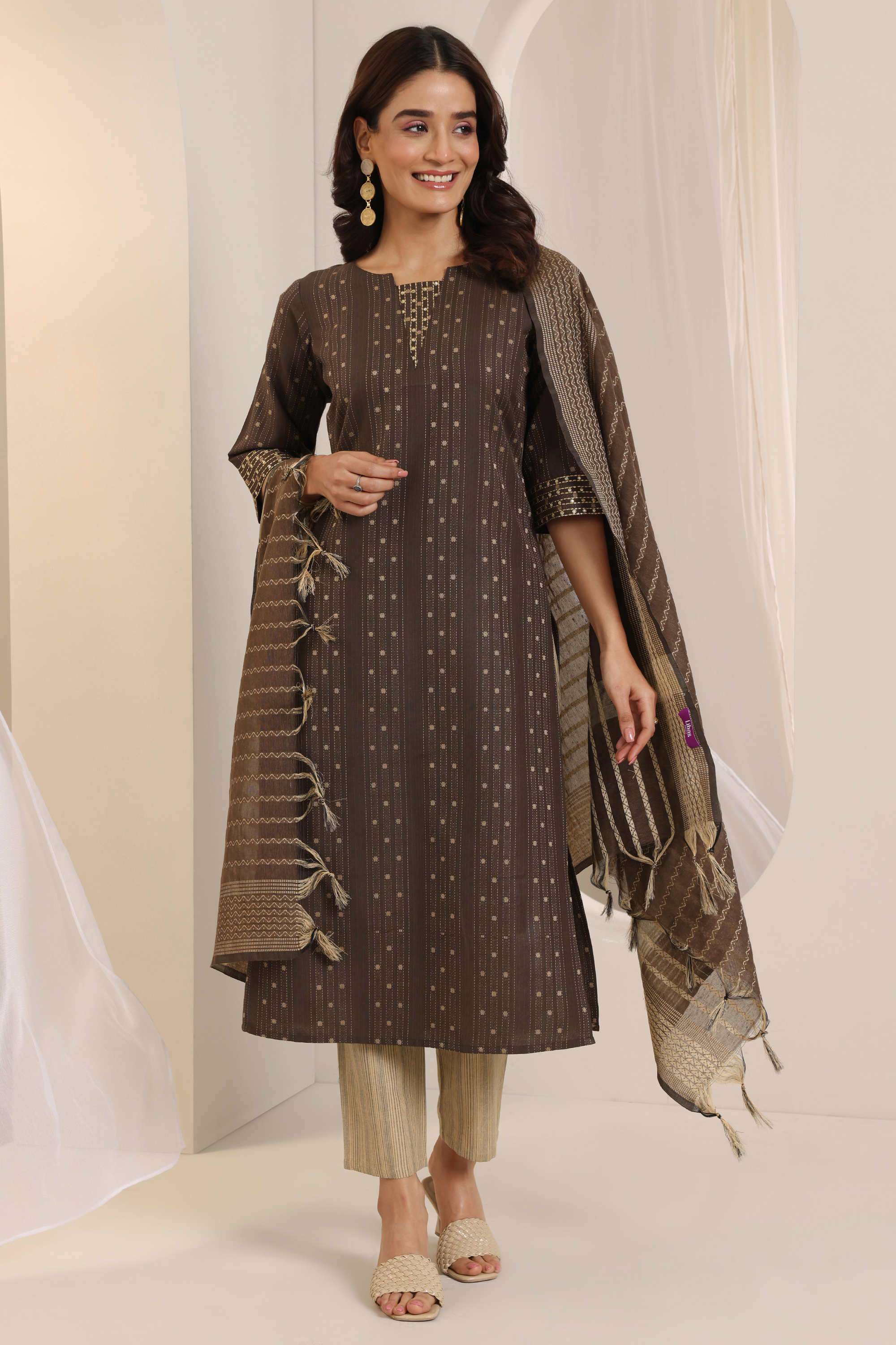 Floral-cotton-blend-Straight-Fit-Women-s-Kurta-Set