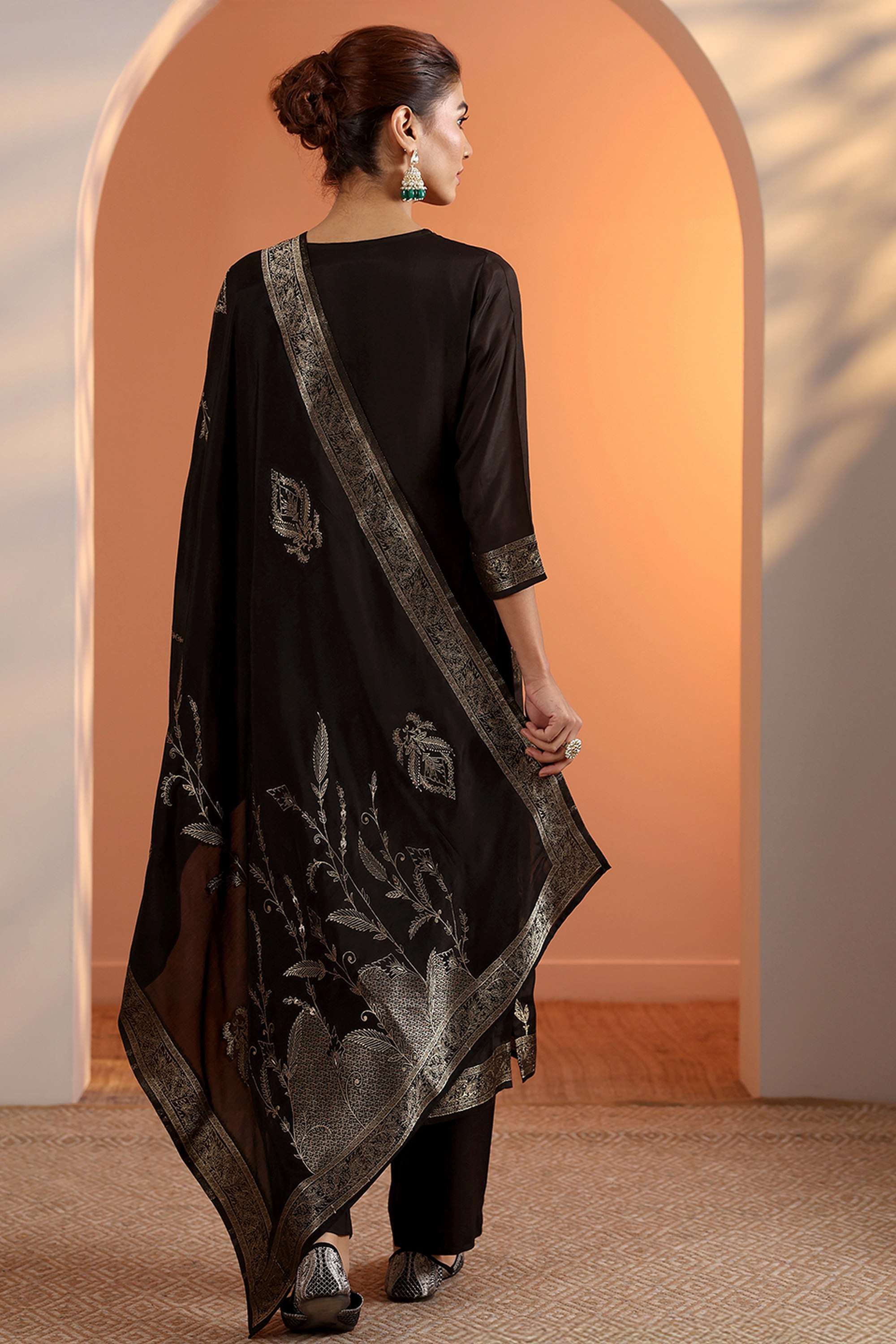 Floral-Round-Neck-Silk-Women-Kurta-Set
