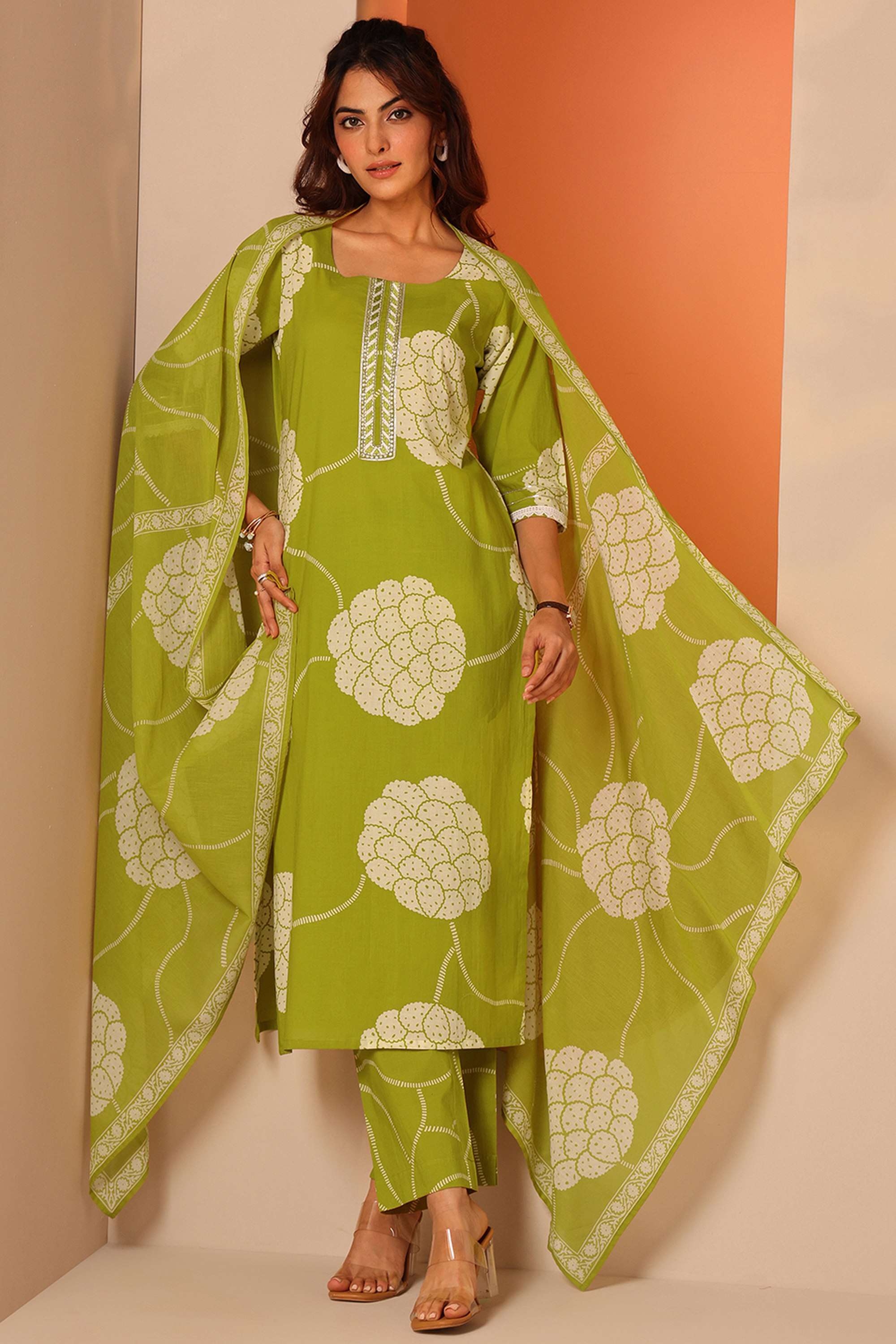 Floral-Cotton-Regular-Fit-Round-Neck-Women-s-Casual-Wear-Kurta-Set