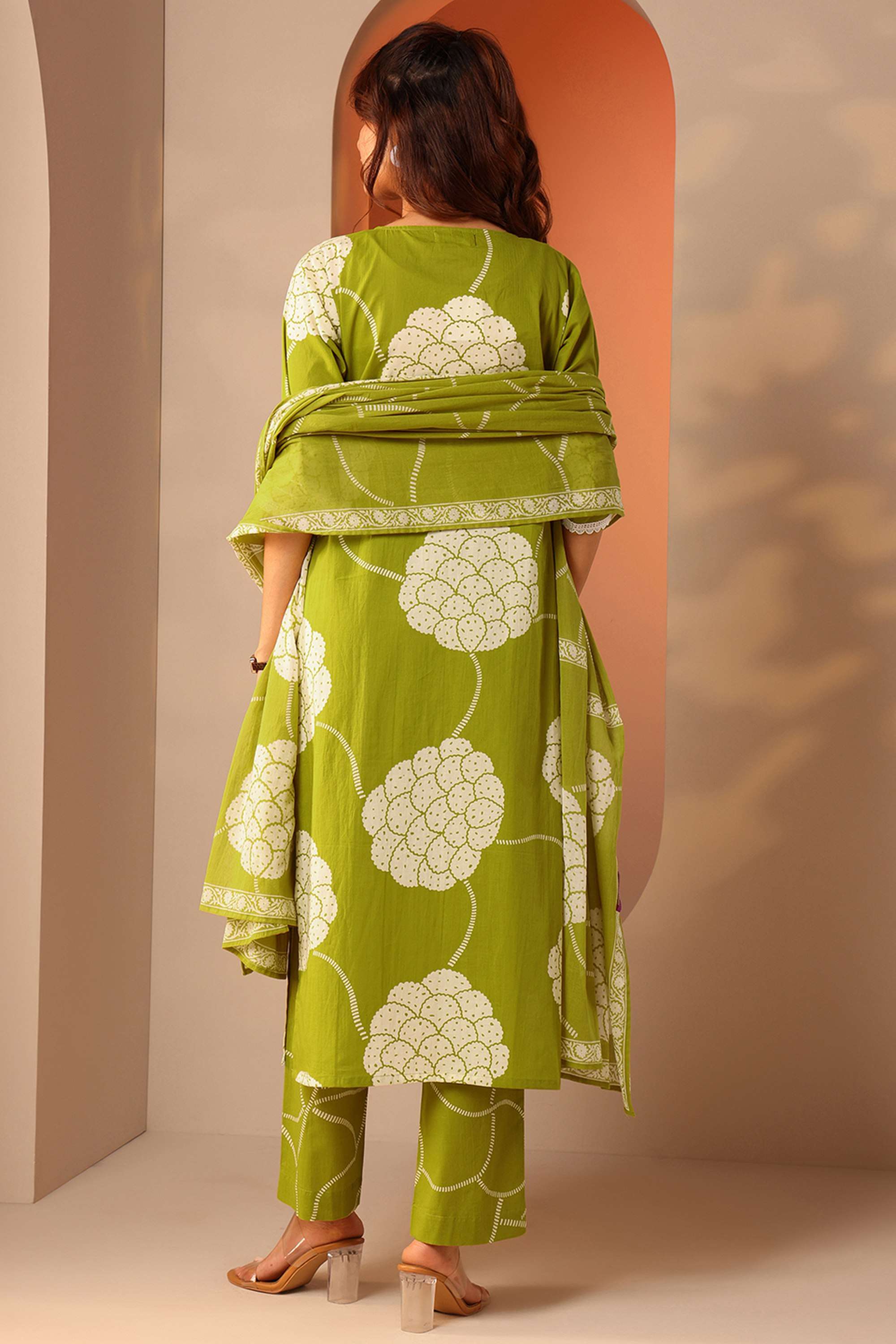 Floral-Cotton-Regular-Fit-Round-Neck-Women-s-Casual-Wear-Kurta-Set