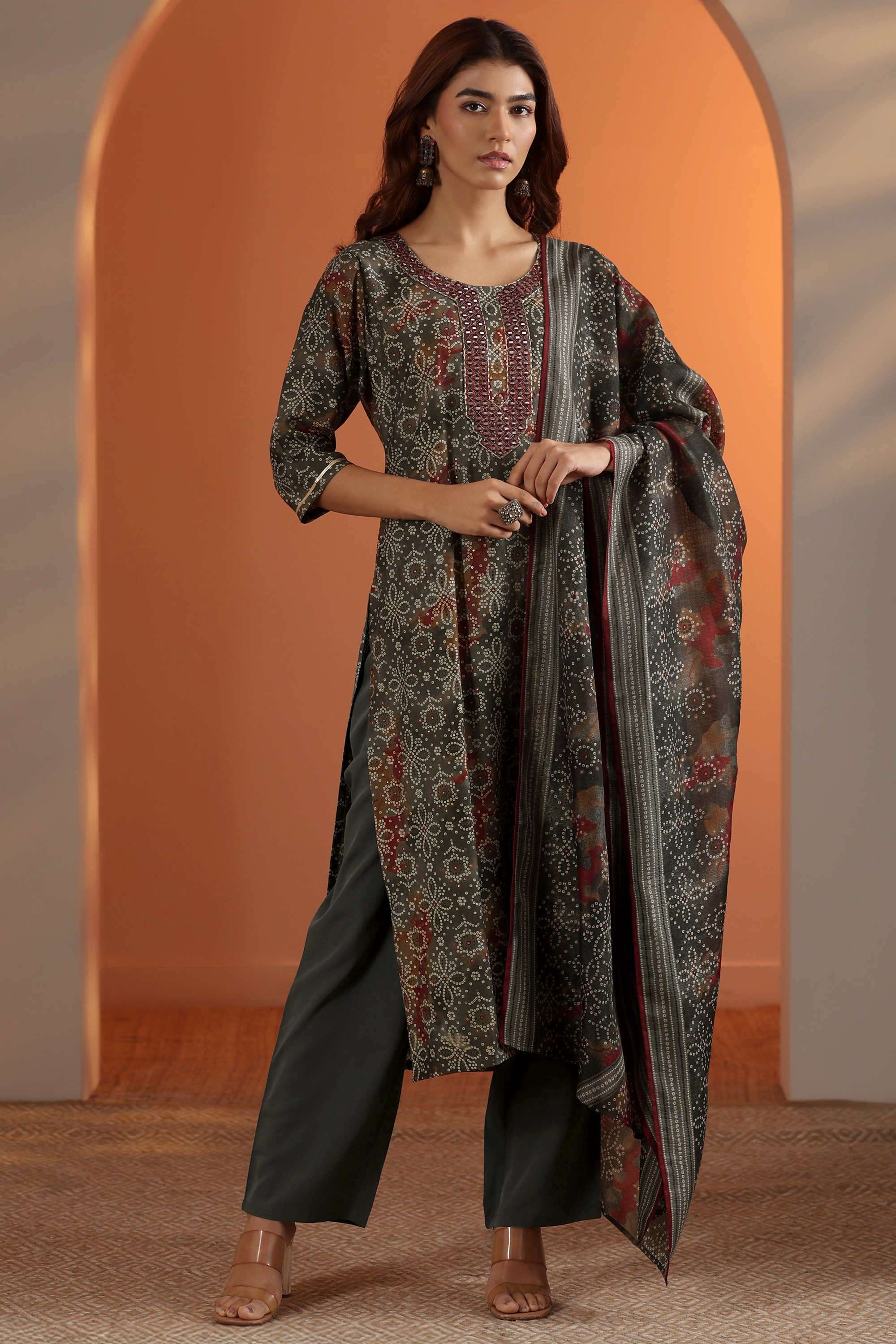 Bandhani-Blended-Fabric-Straight-Fit-Women-s-Kurta-Set