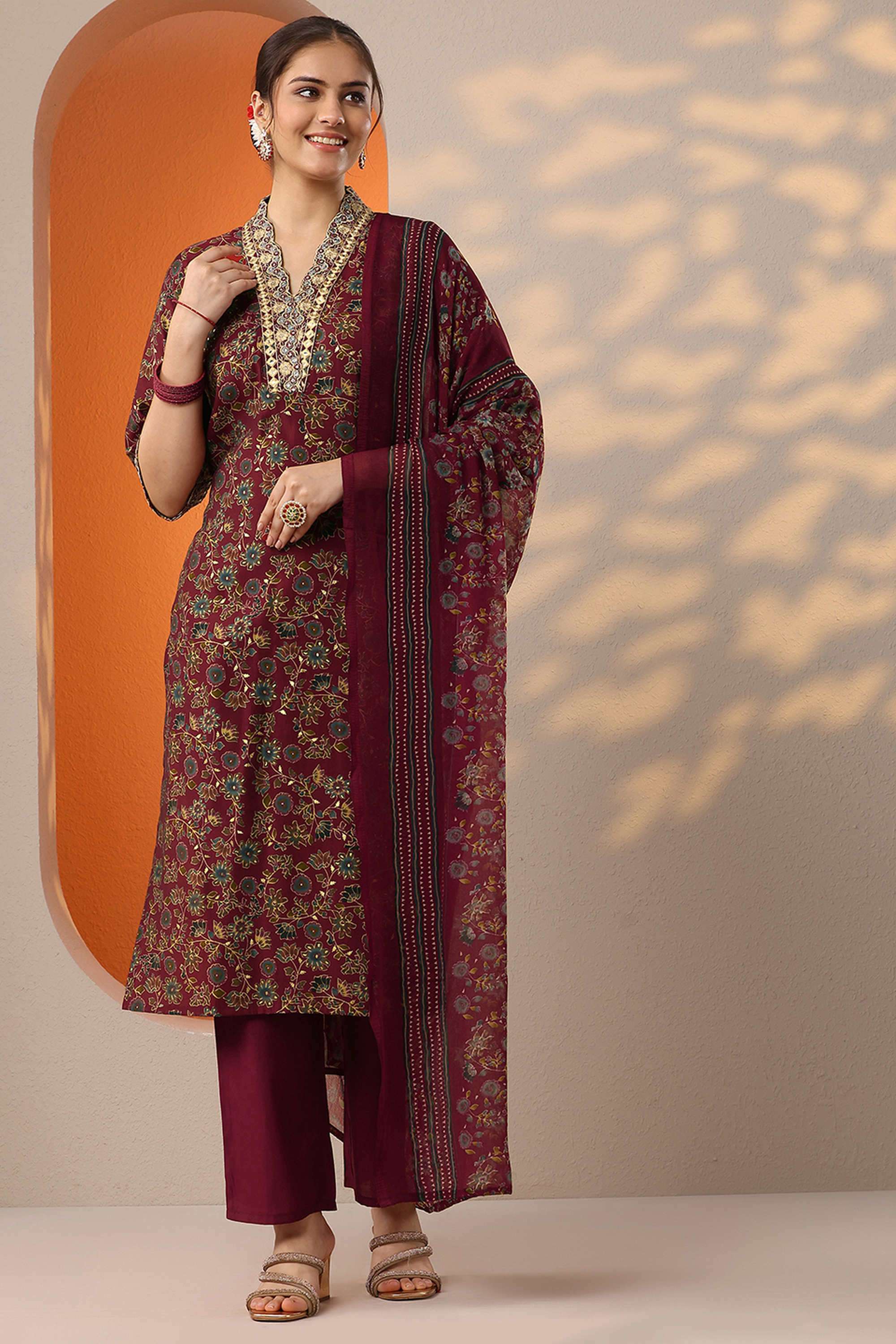 Floral-Blended-Fabric-Straight-Fit-Women-s-Kurta-Set