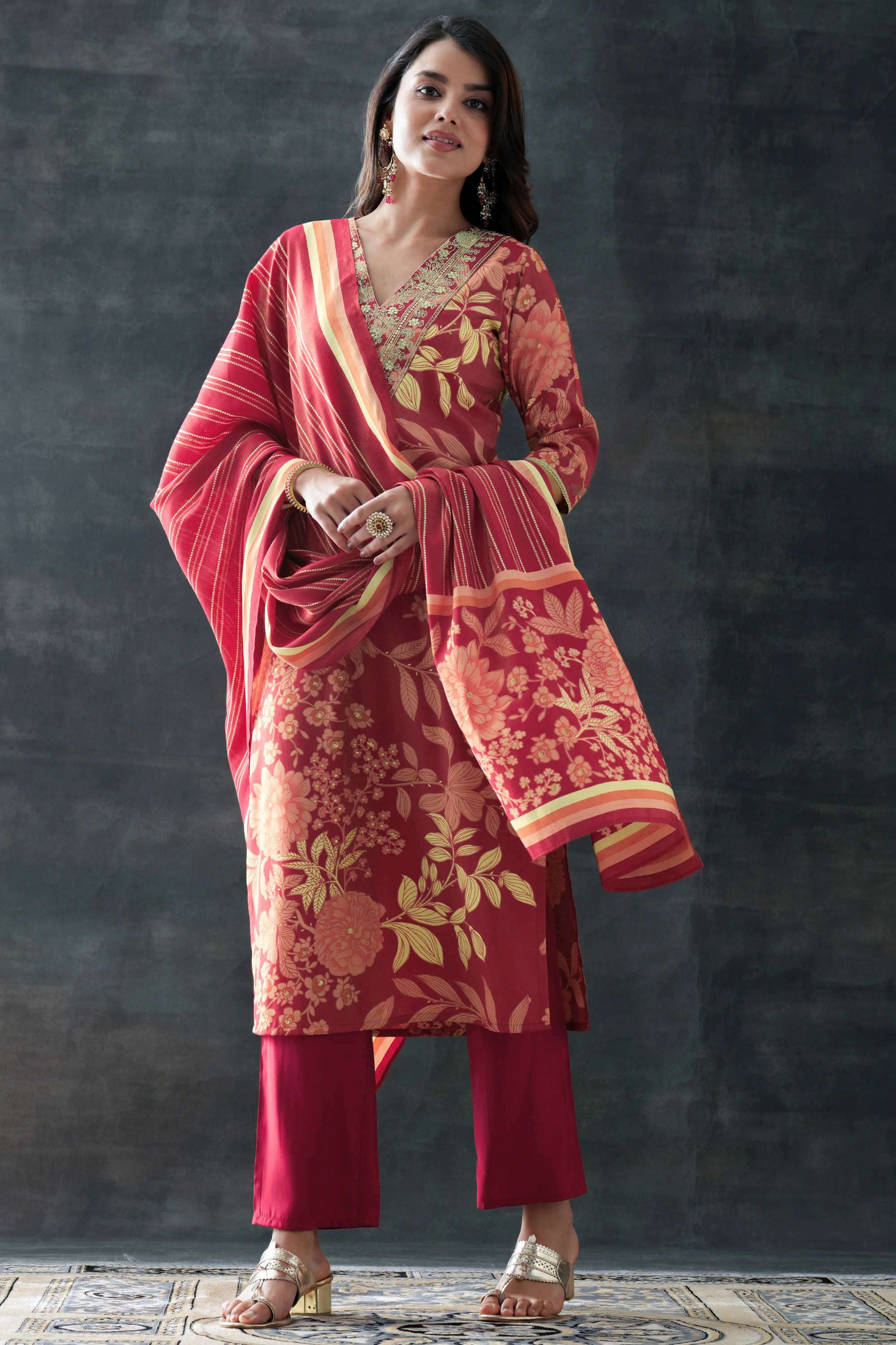 Floral-Blended-Fabric-Straight-Fit-Women-s-Kurta-Set