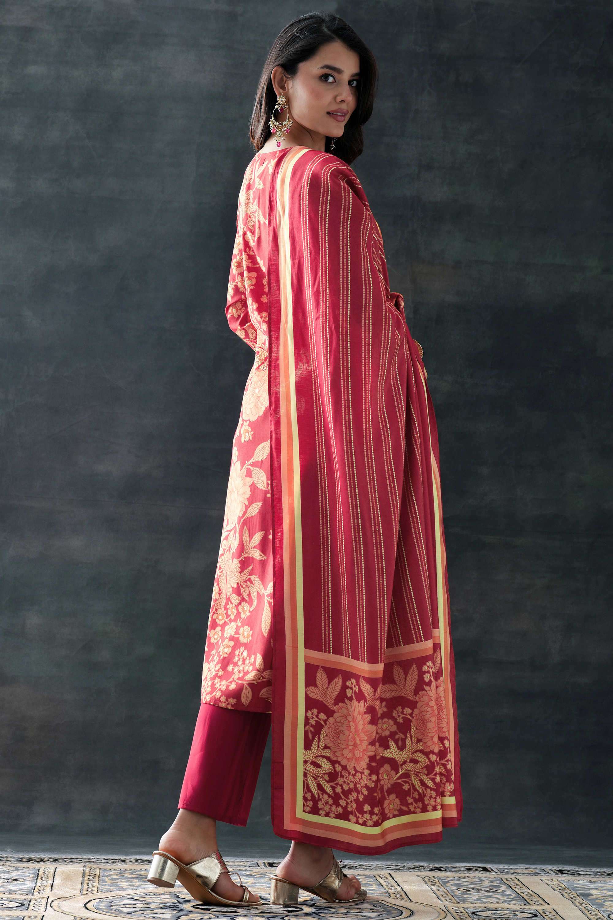 Floral-Blended-Fabric-Straight-Fit-Women-s-Kurta-Set