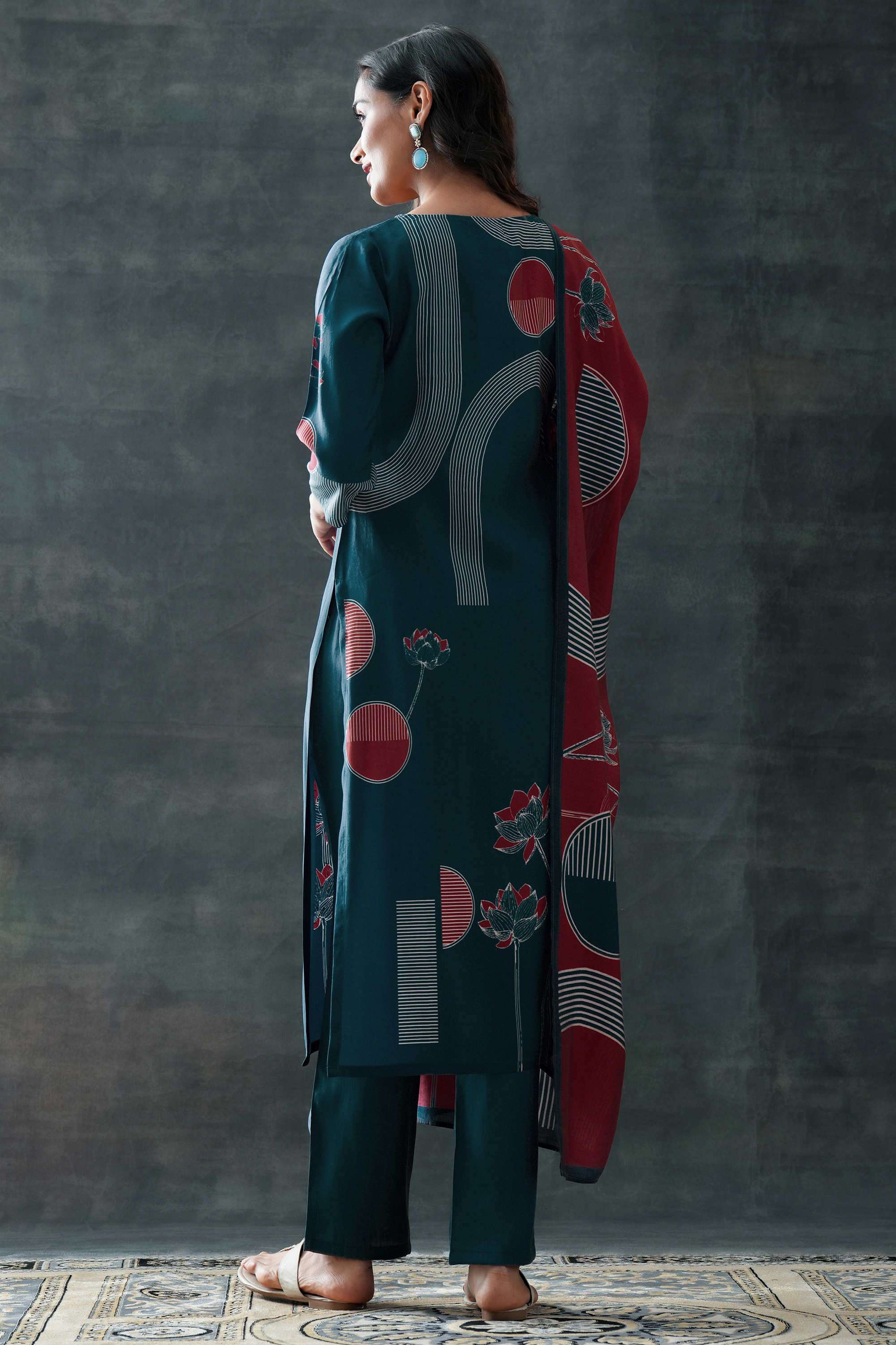 Geometric-Print-Blended-Fabric-Straight-Fit-Women-s-Kurta-Set