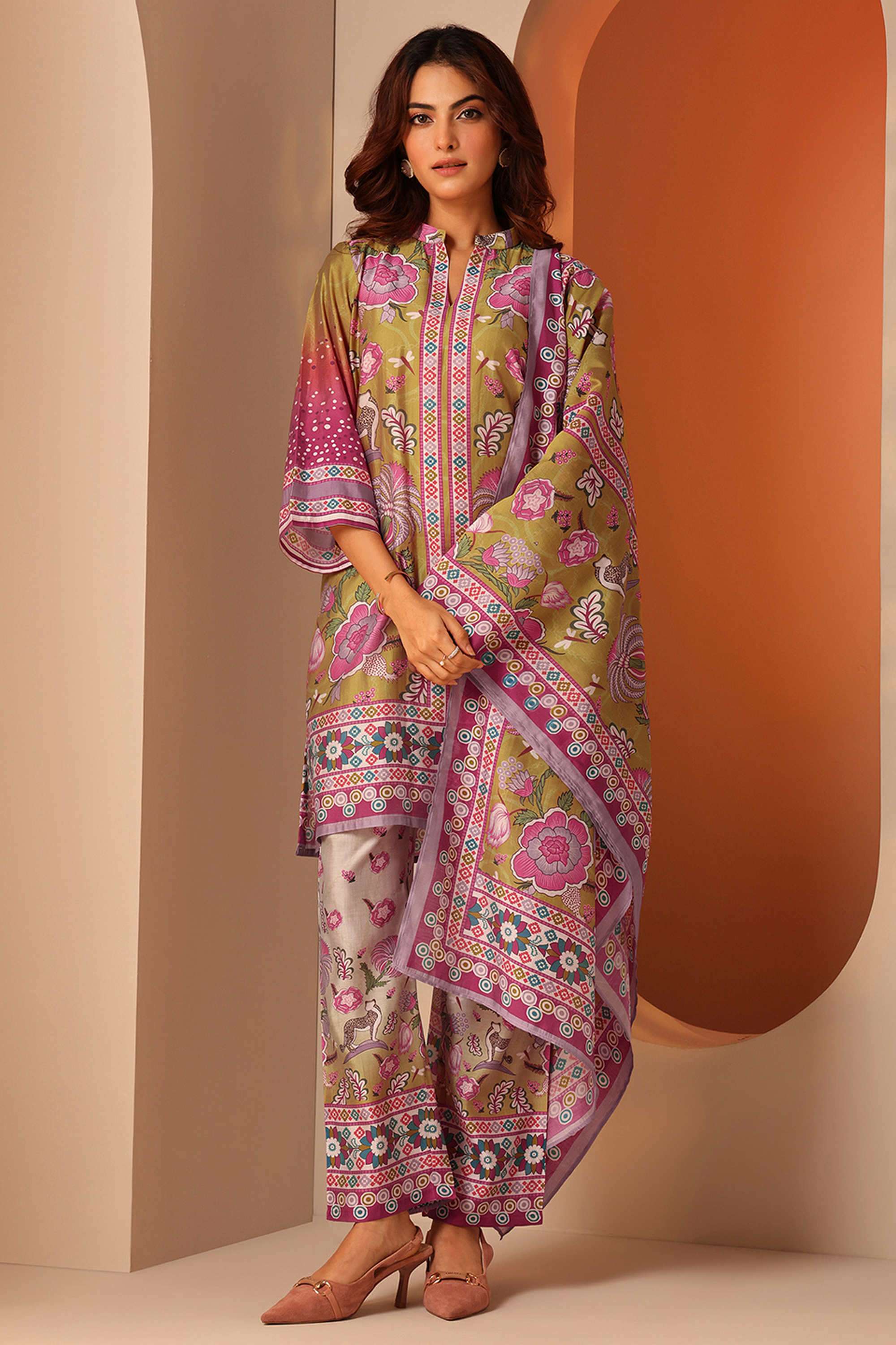Floral-Blended-Fabric-Relaxed-Fit-Women-s-Kurta-Set
