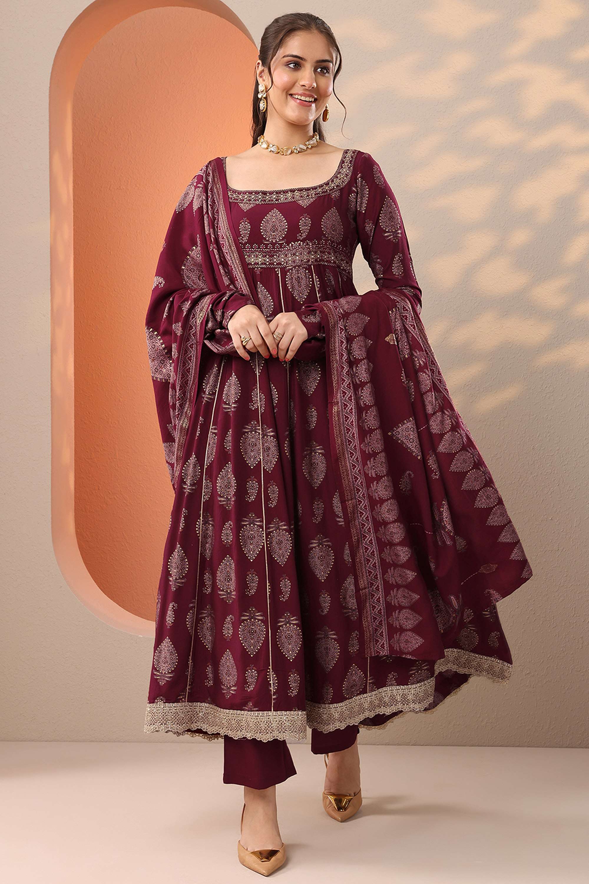 Textured-Blended-Fabric-Women-s-Festive-Wear-Kurta-Set