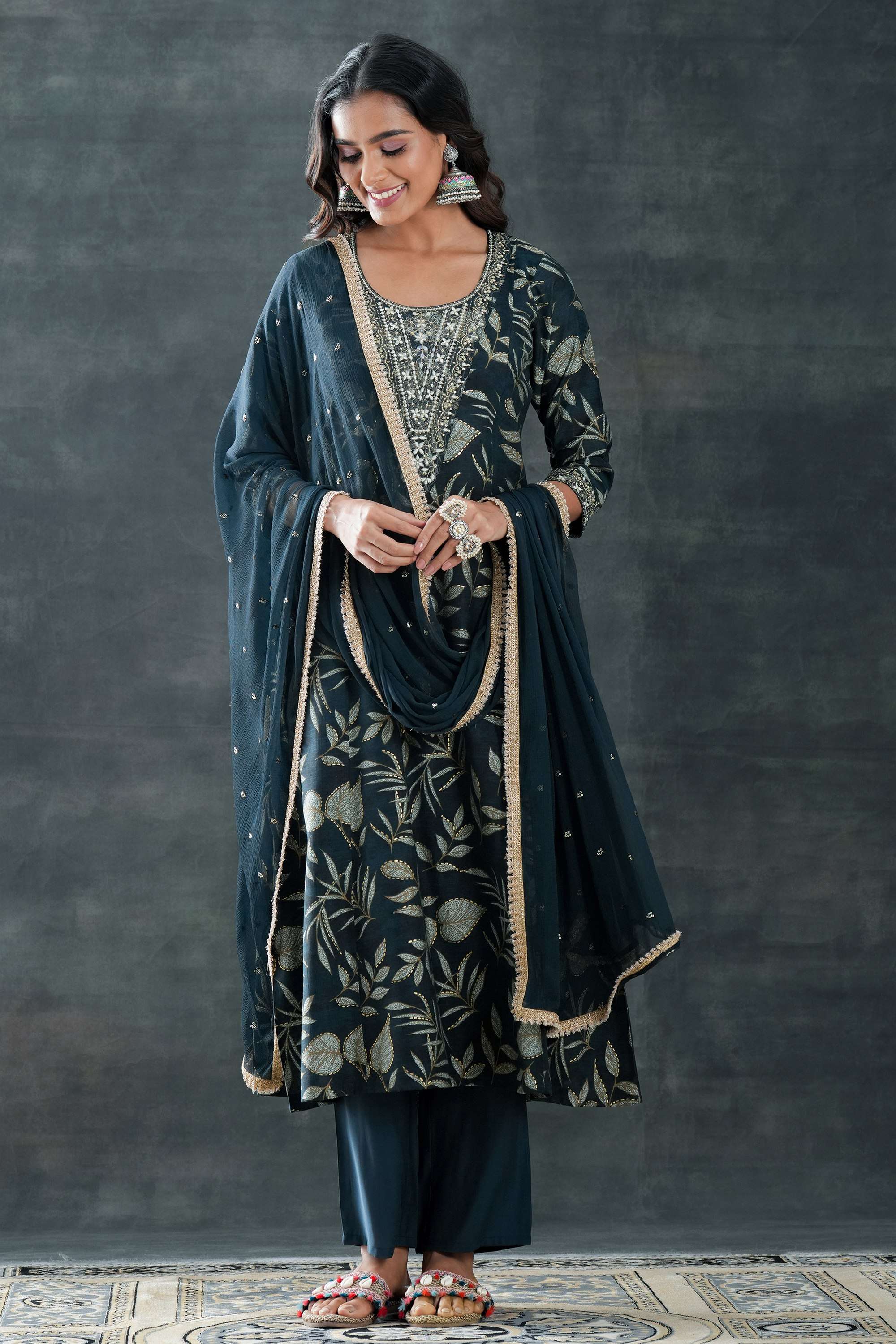 Floral-Blended-Fabric-Round-Neck-Women-s-Casual-Wear-Kurta-Set