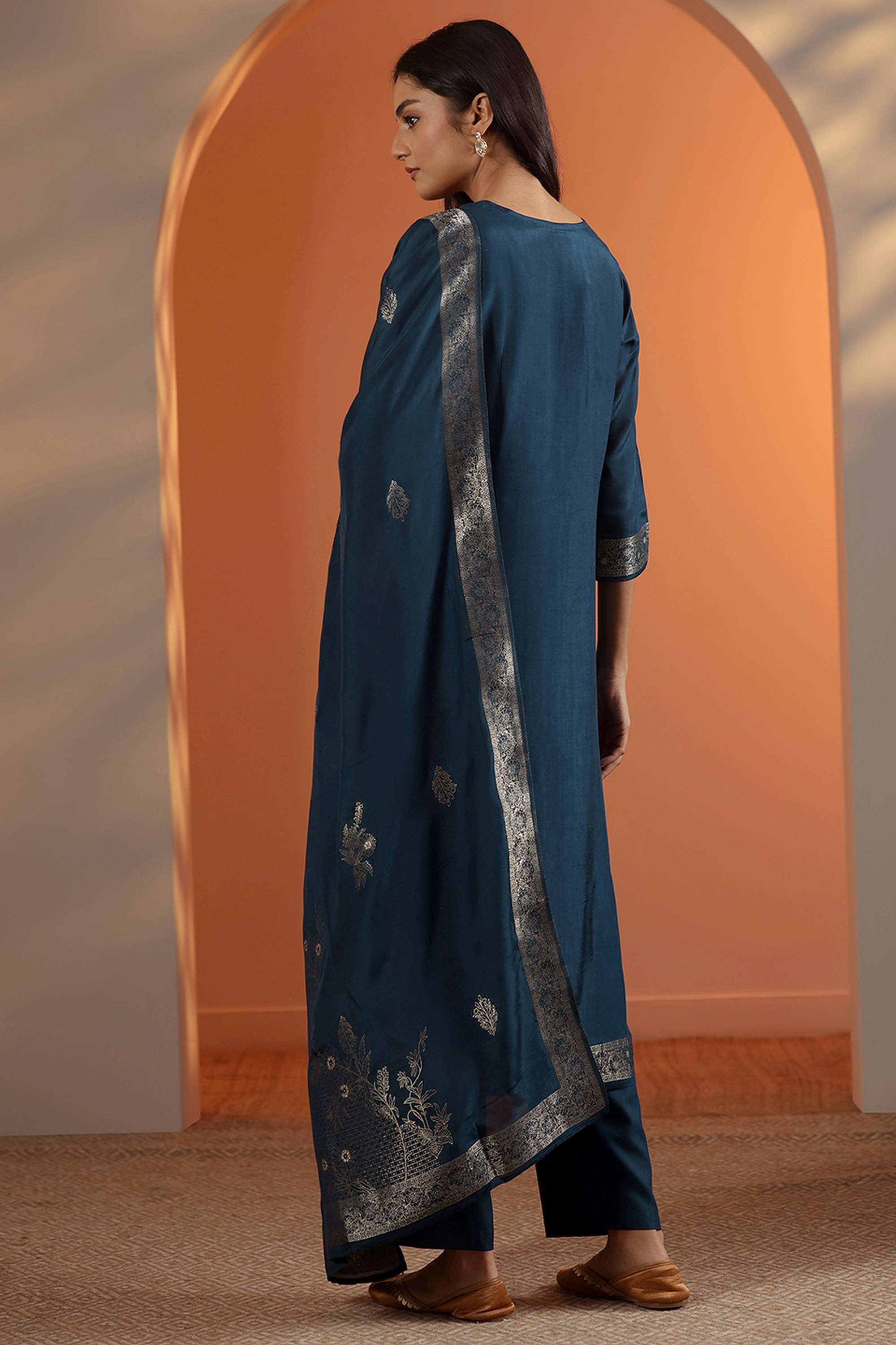 Floral-Round-Neck-Silk-Women-Kurta-Set