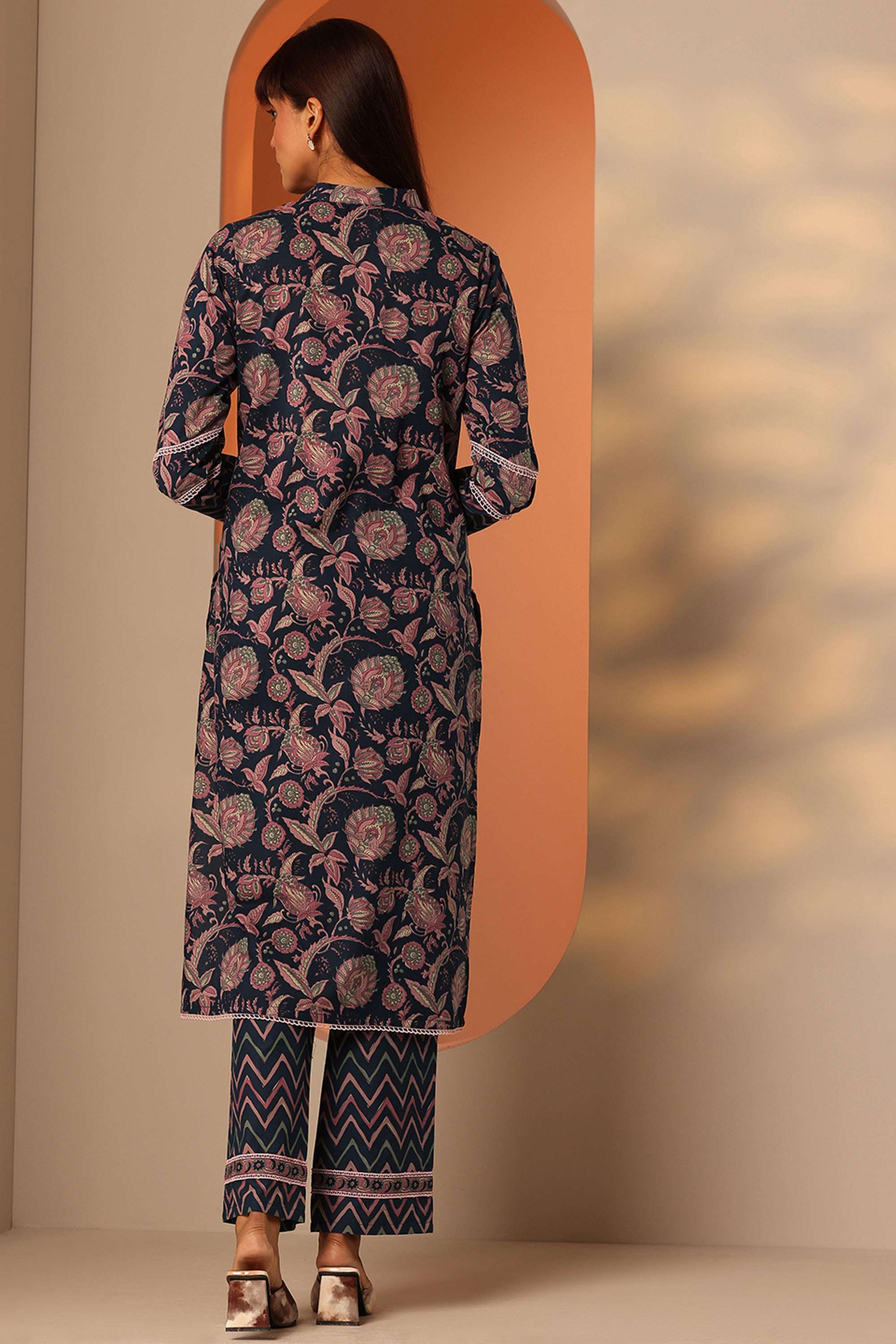 Floral-Cotton-Regular-Fit-Round-Neck-Women-s-Casual-Wear-Kurta-Set