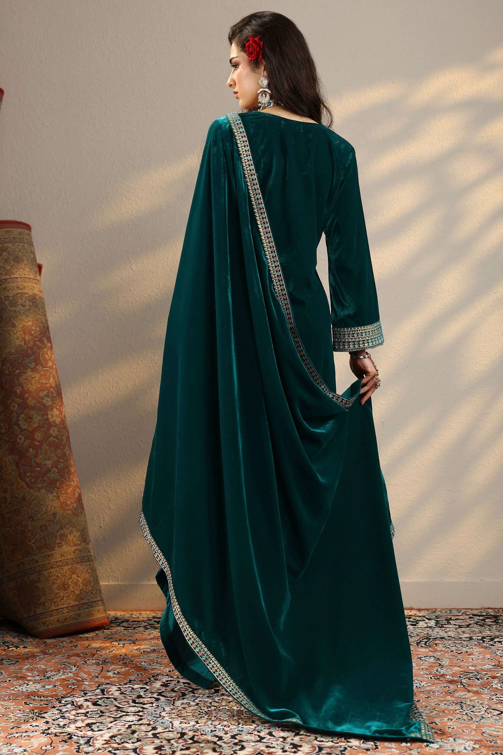 Floral-Velvet-Round-Neck-Women-s-Festive-Wear-Kurta-Set