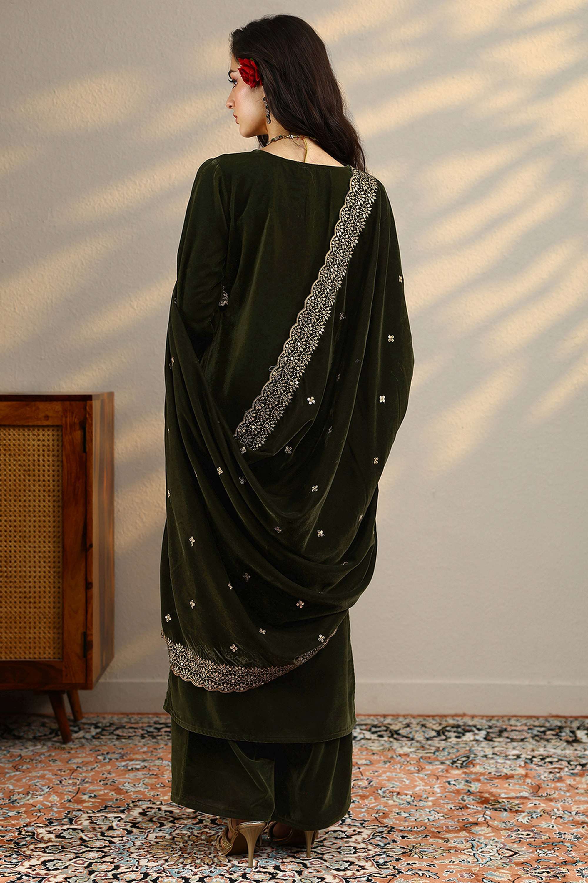 Floral-Velvet-Women-s-Festive-Wear-Kurta-Set