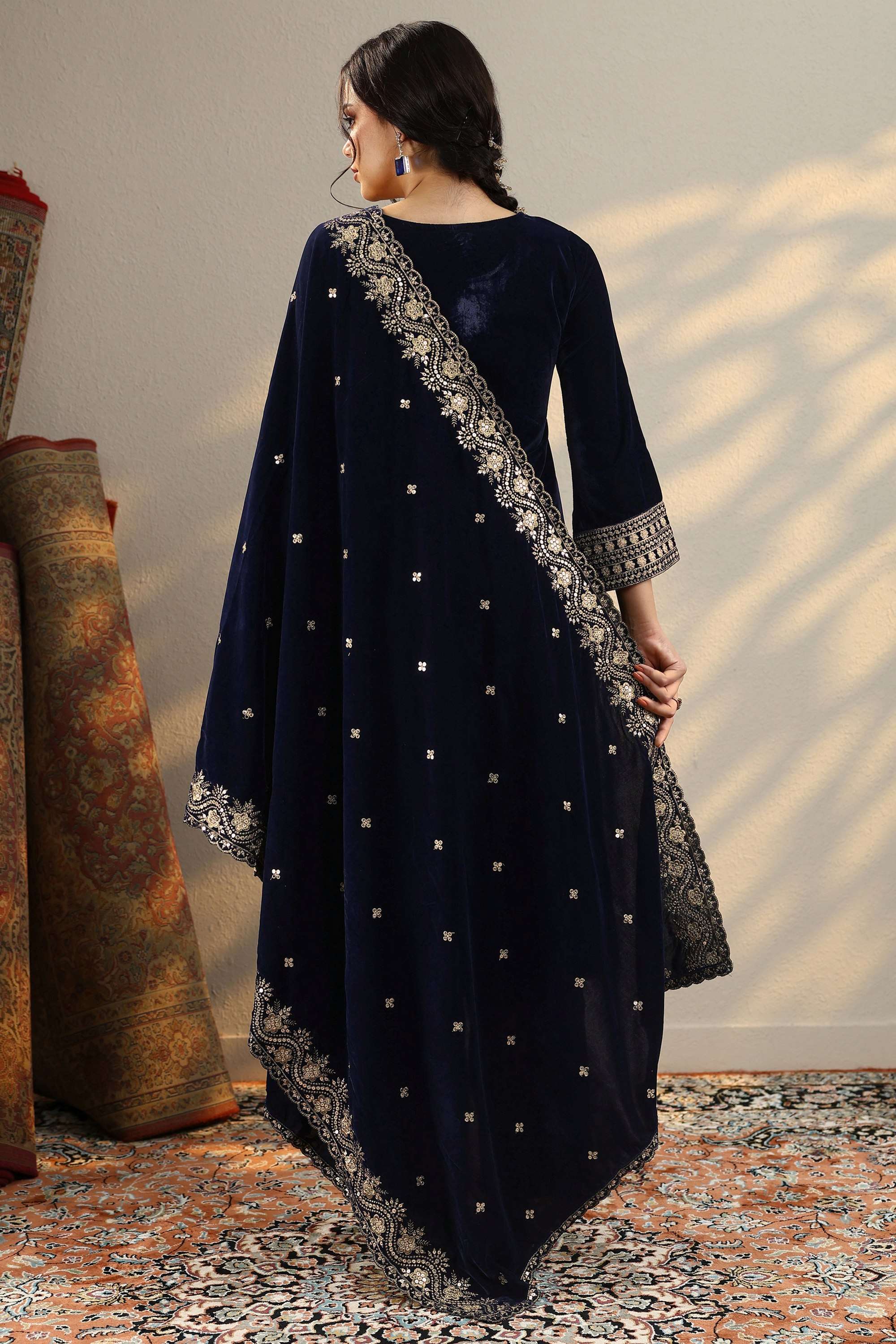 Floral-Velvet-Round-Neck-Women-s-Festive-Wear-Kurta-Set