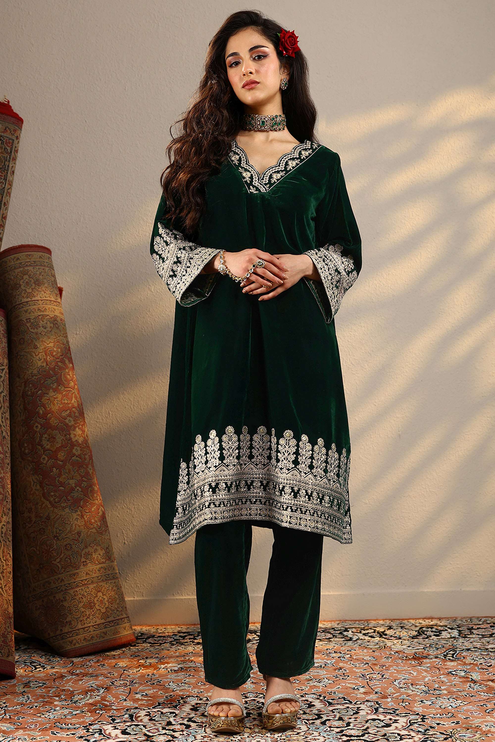 Textured-Velvet-V-Neck-Women-s-Festive-Wear-Kurta-Set