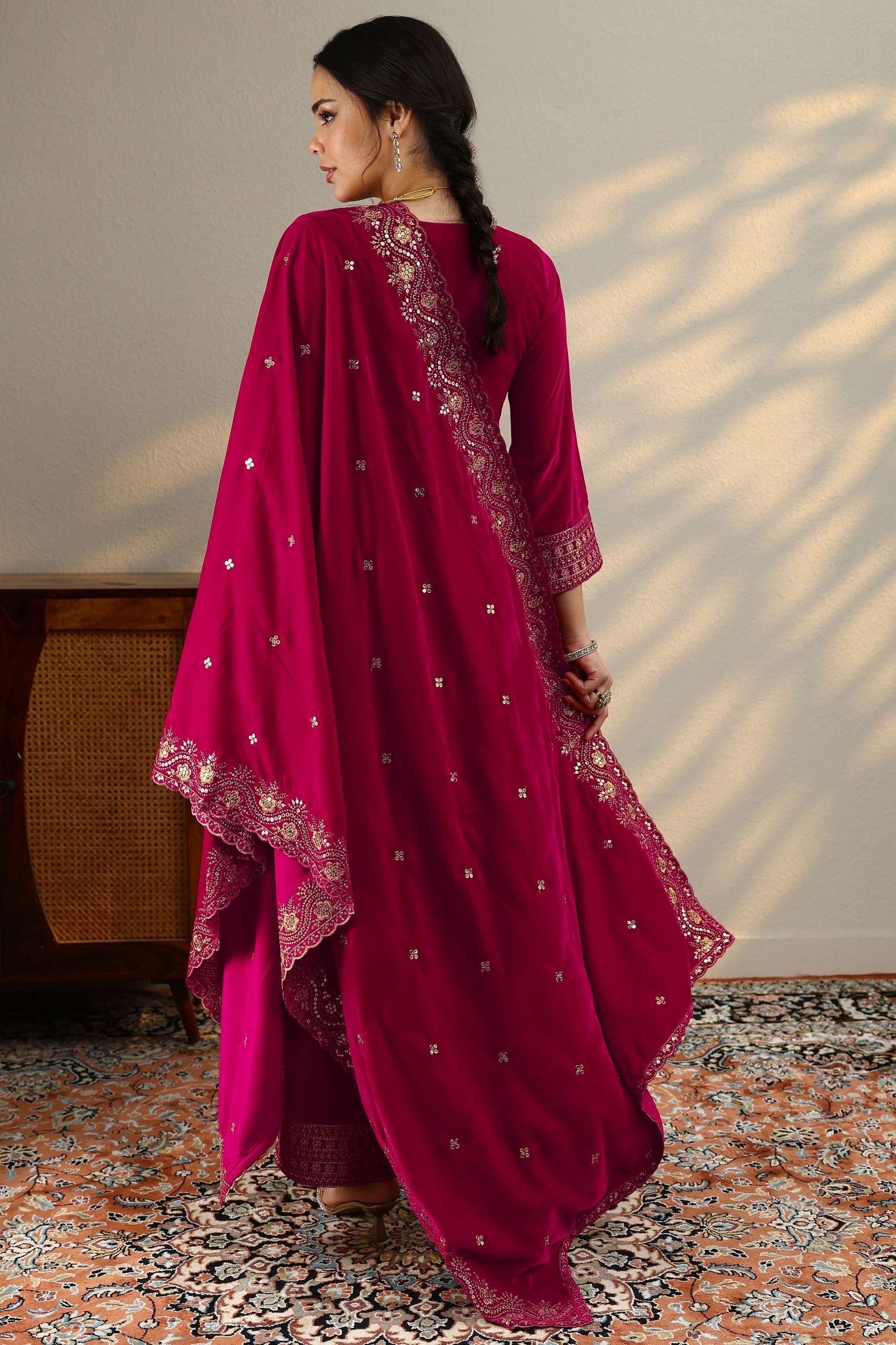 Floral-Velvet-V-Neck-Women-s-Festive-Wear-Kurta-Set