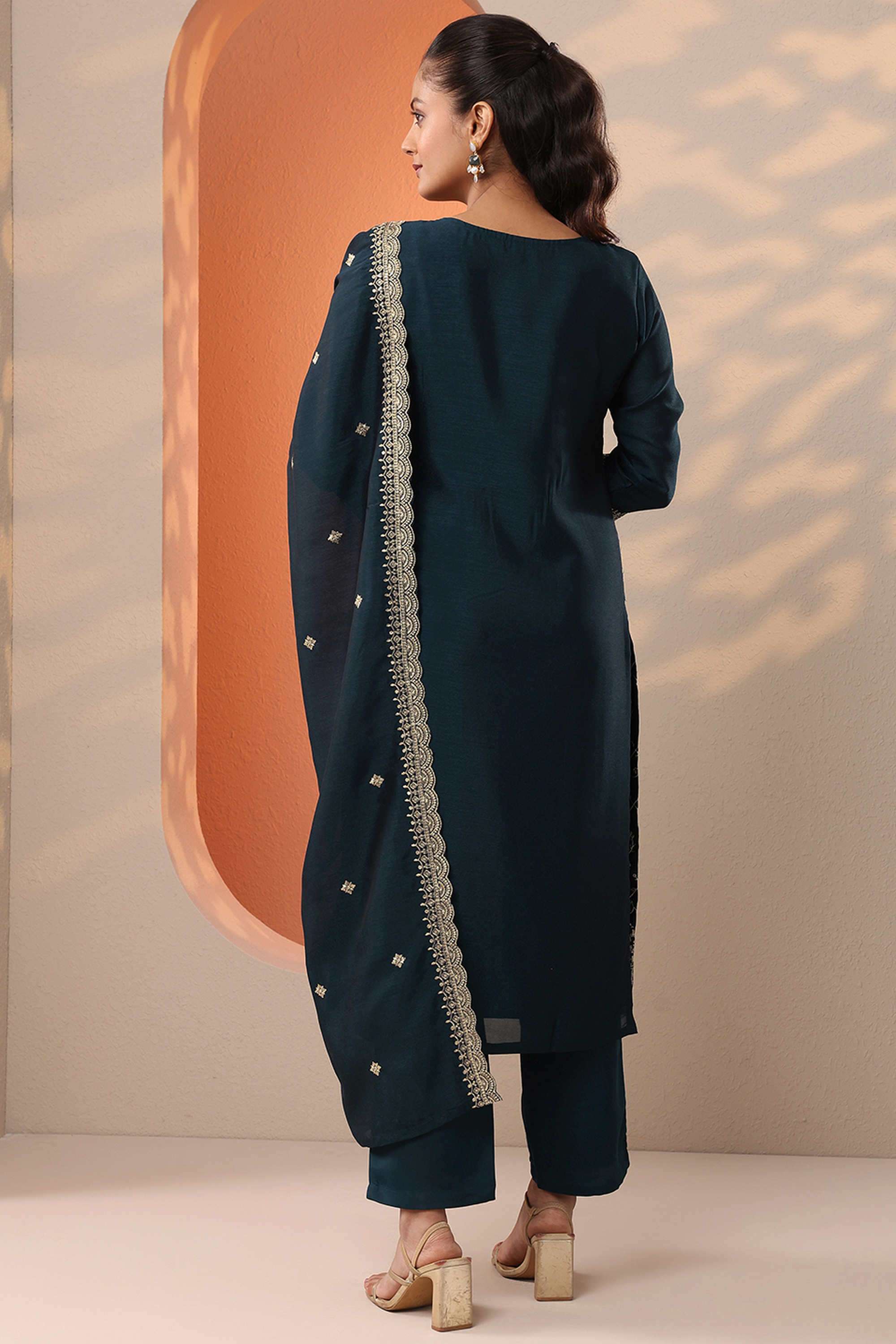 Floral-Blended-Fabric-Straight-Fit-Women-s-Kurta-Set