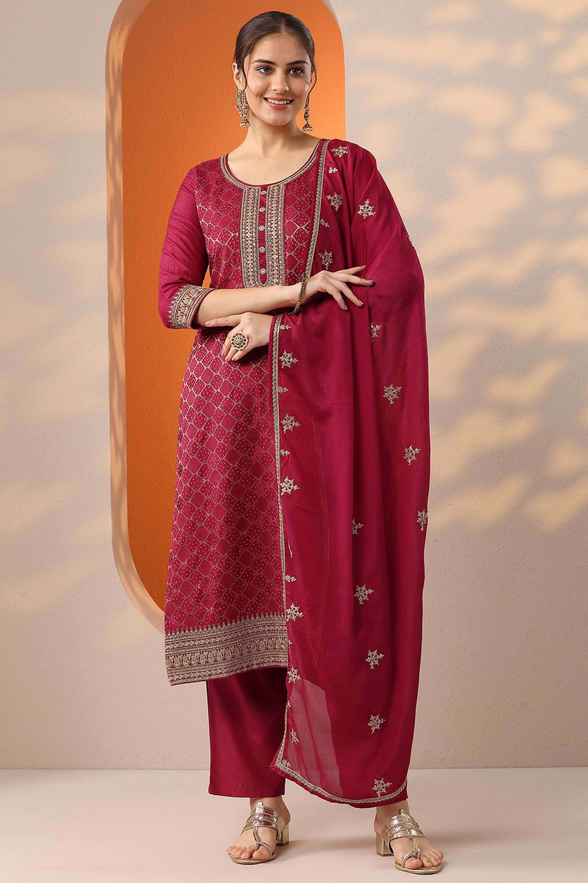 Textured-Blended-Fabric-Round-Neck-Women-s-Festive-Wear-Kurta-Set