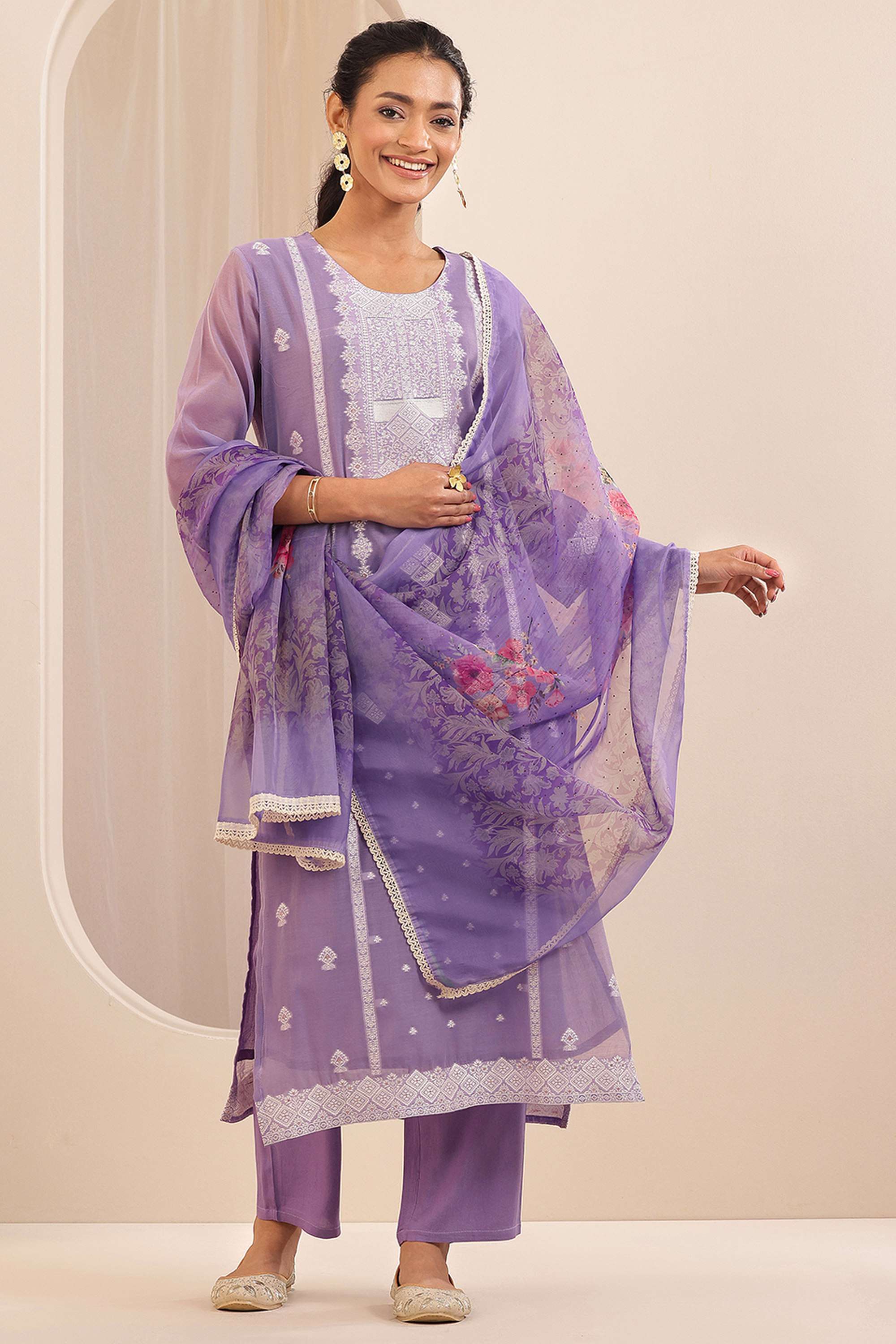 Textured-Blended-Fabric-Round-Neck-Women-s-Festive-Wear-Kurta-Set