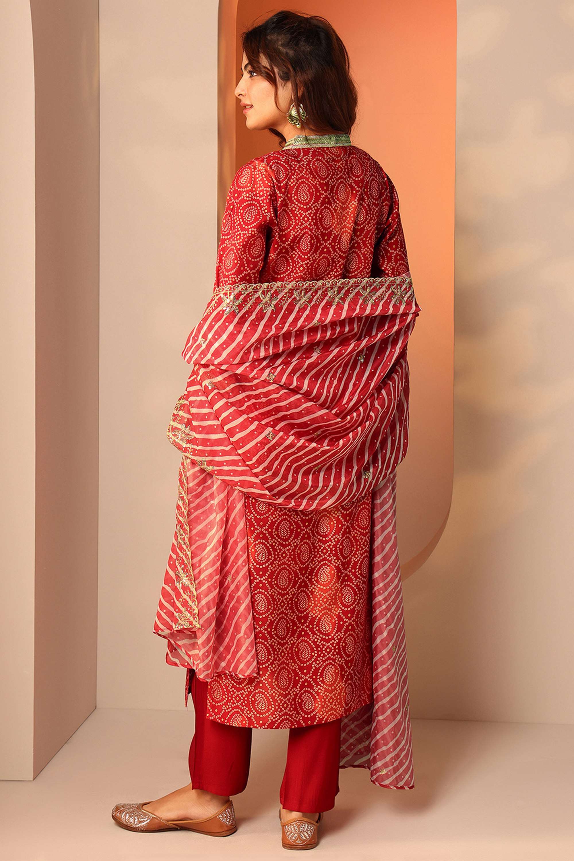 Bandhani-V-Neck-Silk-Women-Kurta-Set