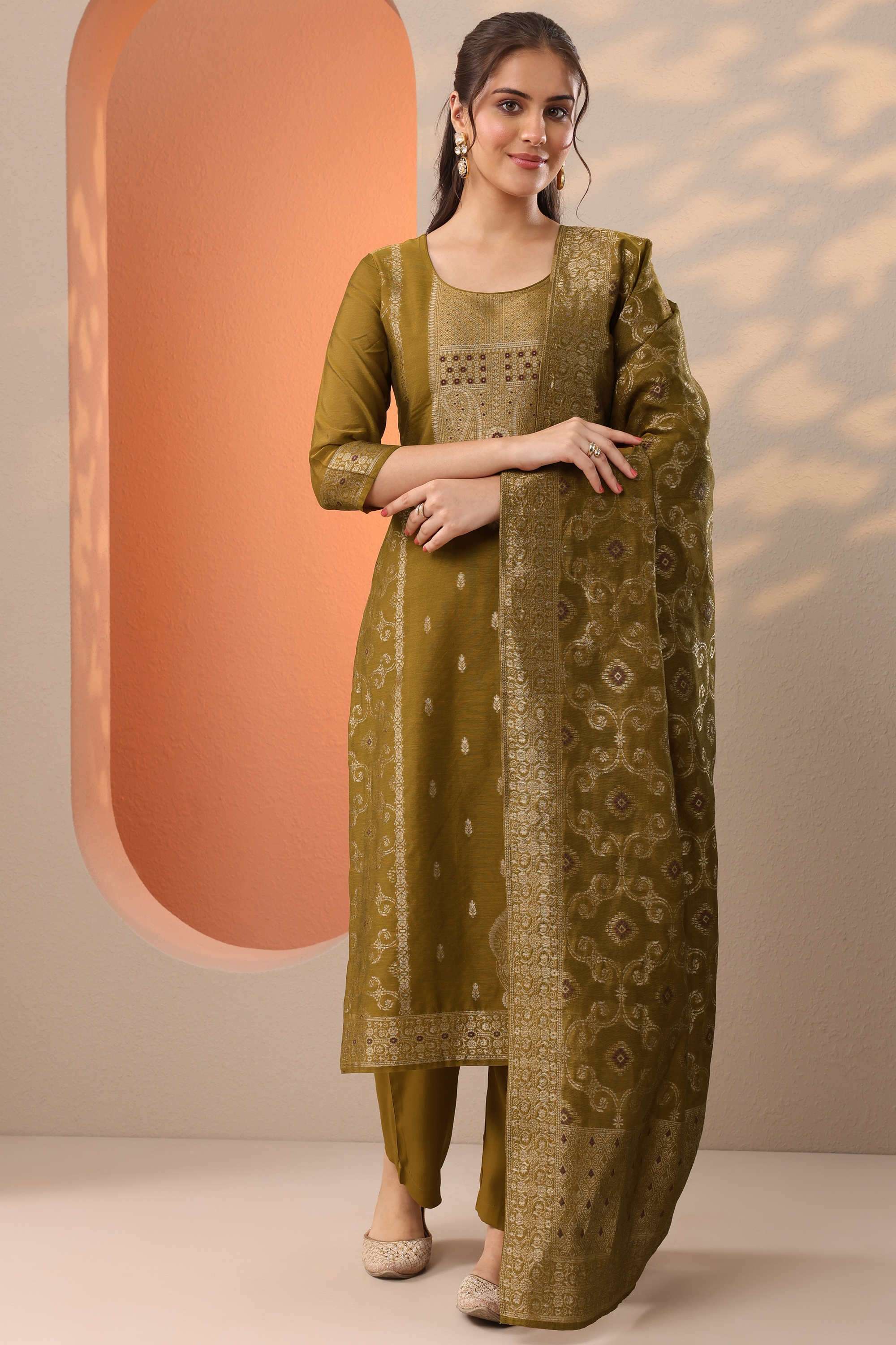 Traditional-Blended-Fabric-Straight-Fit-Women-s-Kurta-Set