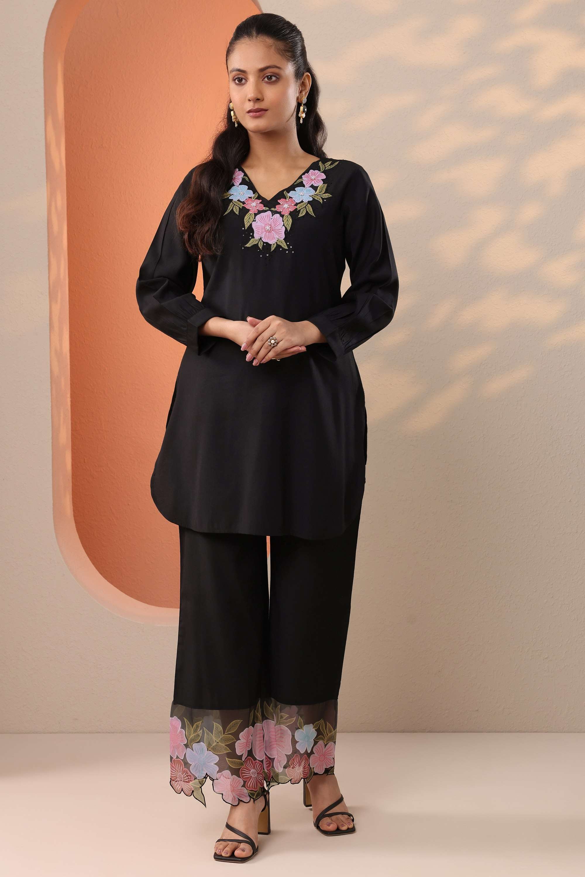 Floral-Blended-Fabric-V-Neck-Women-s-Casual-Wear-Co-Ord-Set