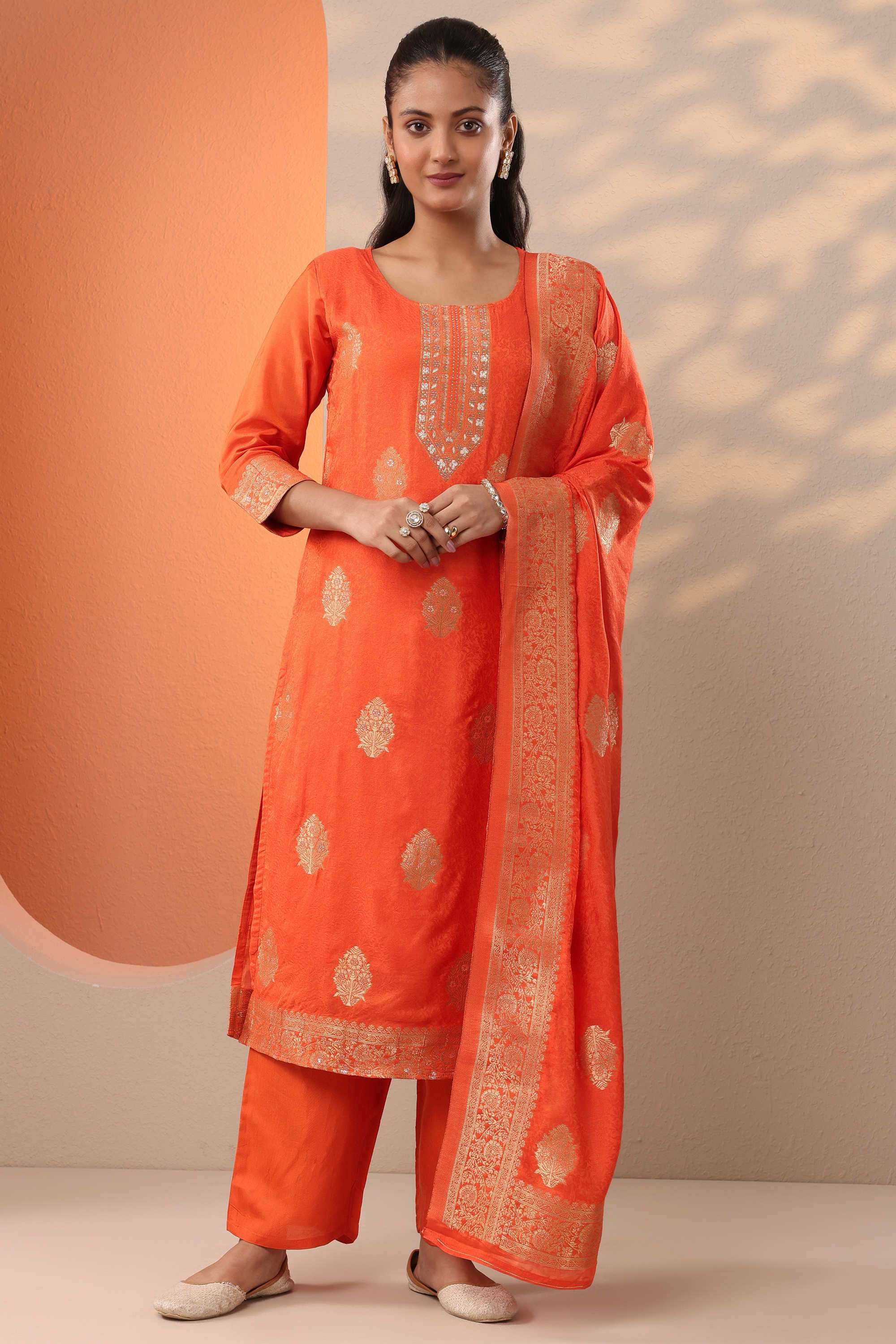 Floral-Blended-Fabric-Straight-Fit-Women-s-Kurta-Set